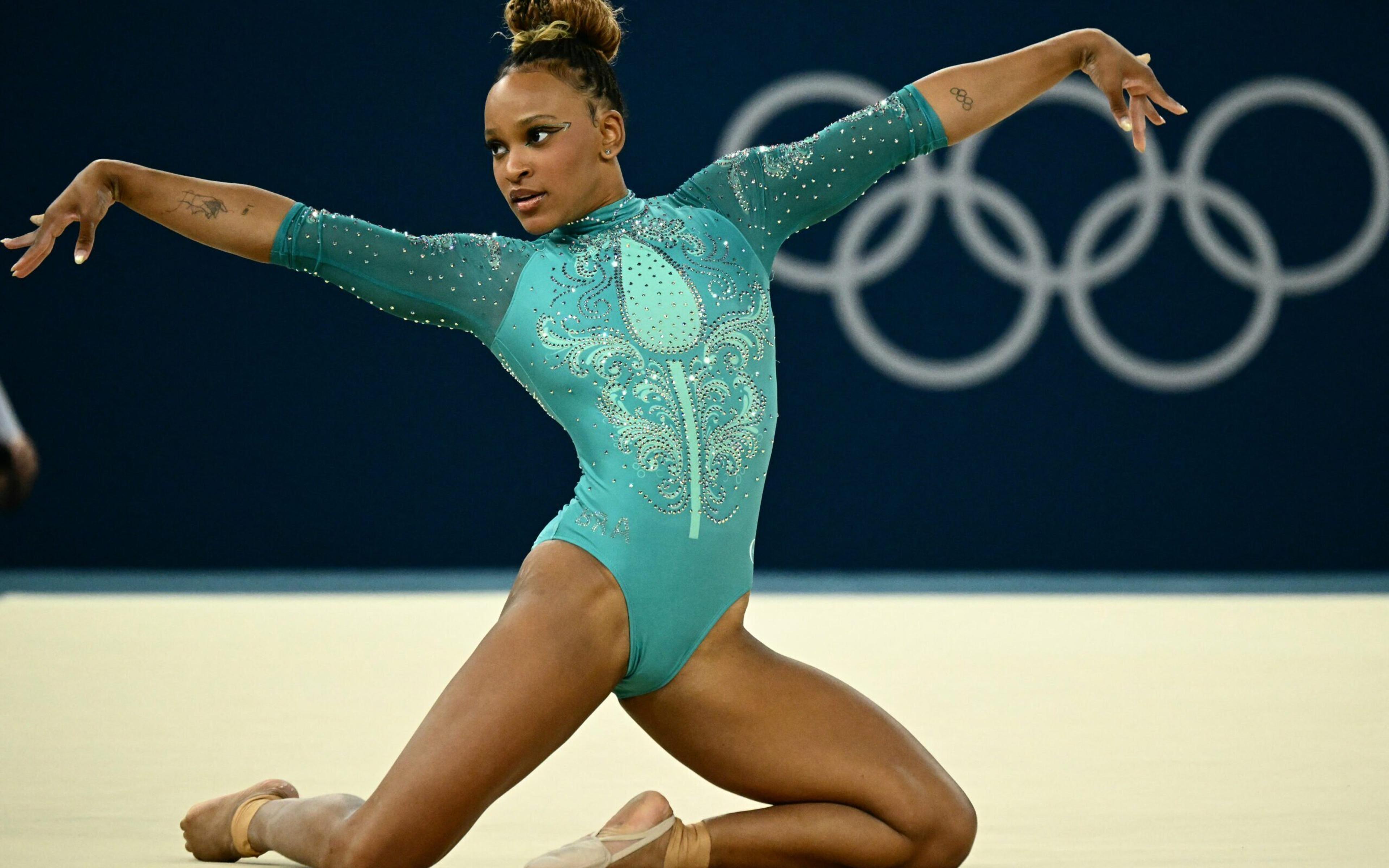 Rebeca Andrade conquista ouro no solo e se torna a maior medalhista da história do Brasil nas Olimpíadas