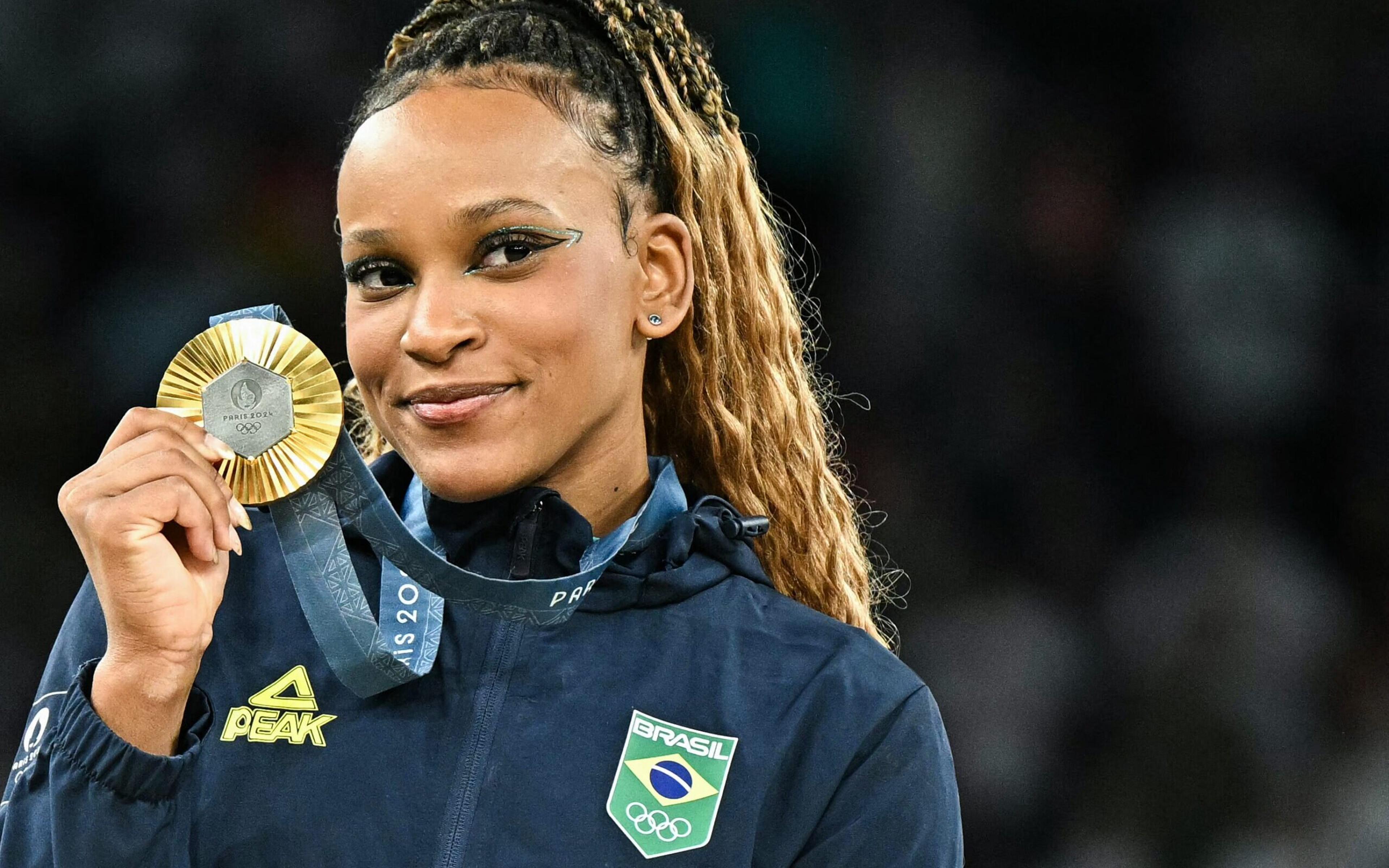 Rebeca Andrade supera Simone Biles e conquista o ouro inédito no solo nas Olimpíadas