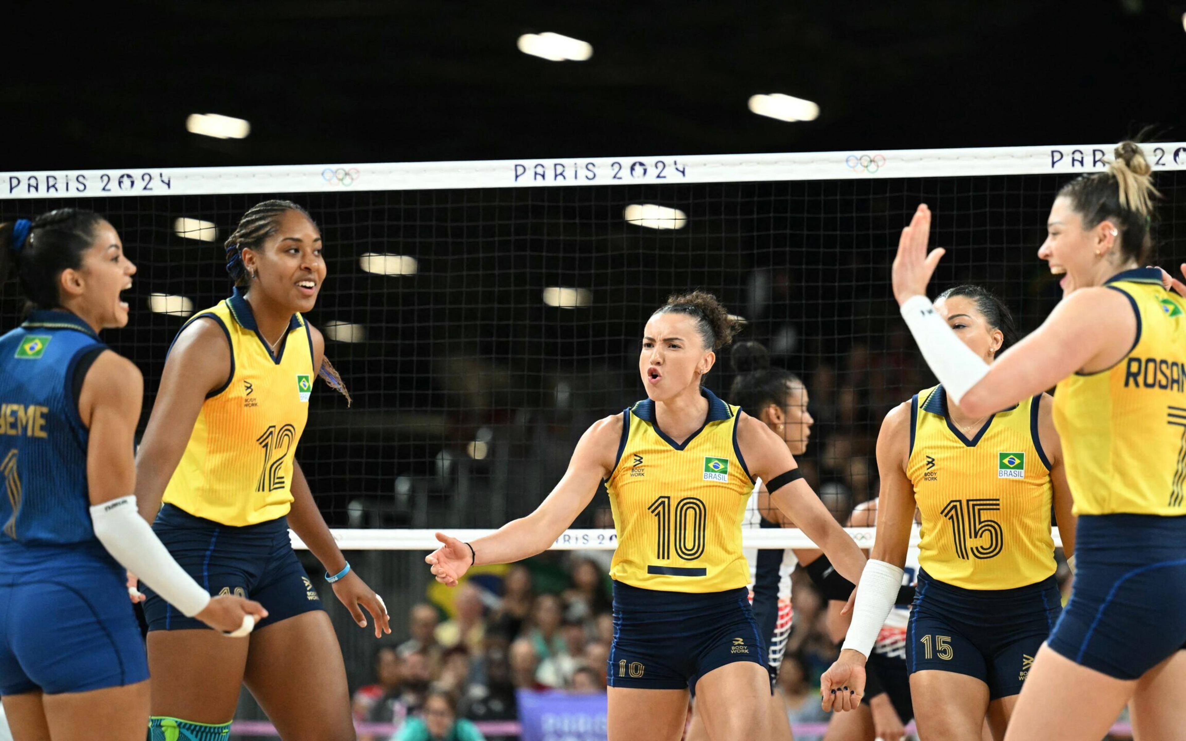 Brasil supera a República Dominicana com facilidade no vôlei feminino e avança às semifinais das Olimpíadas