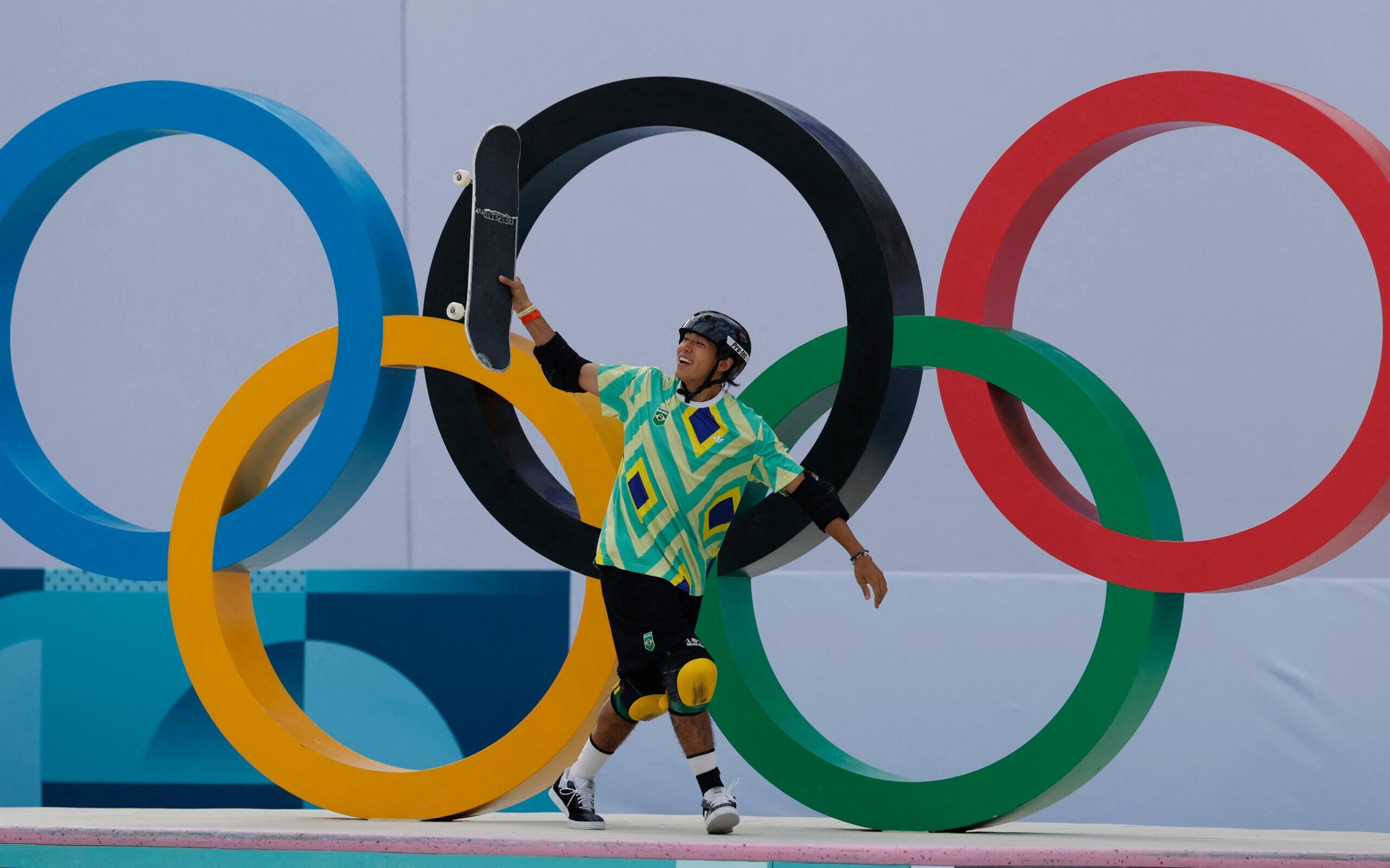 Augusto Akio supera Pedro Barros por décimos e garante bronze para o Brasil no skate