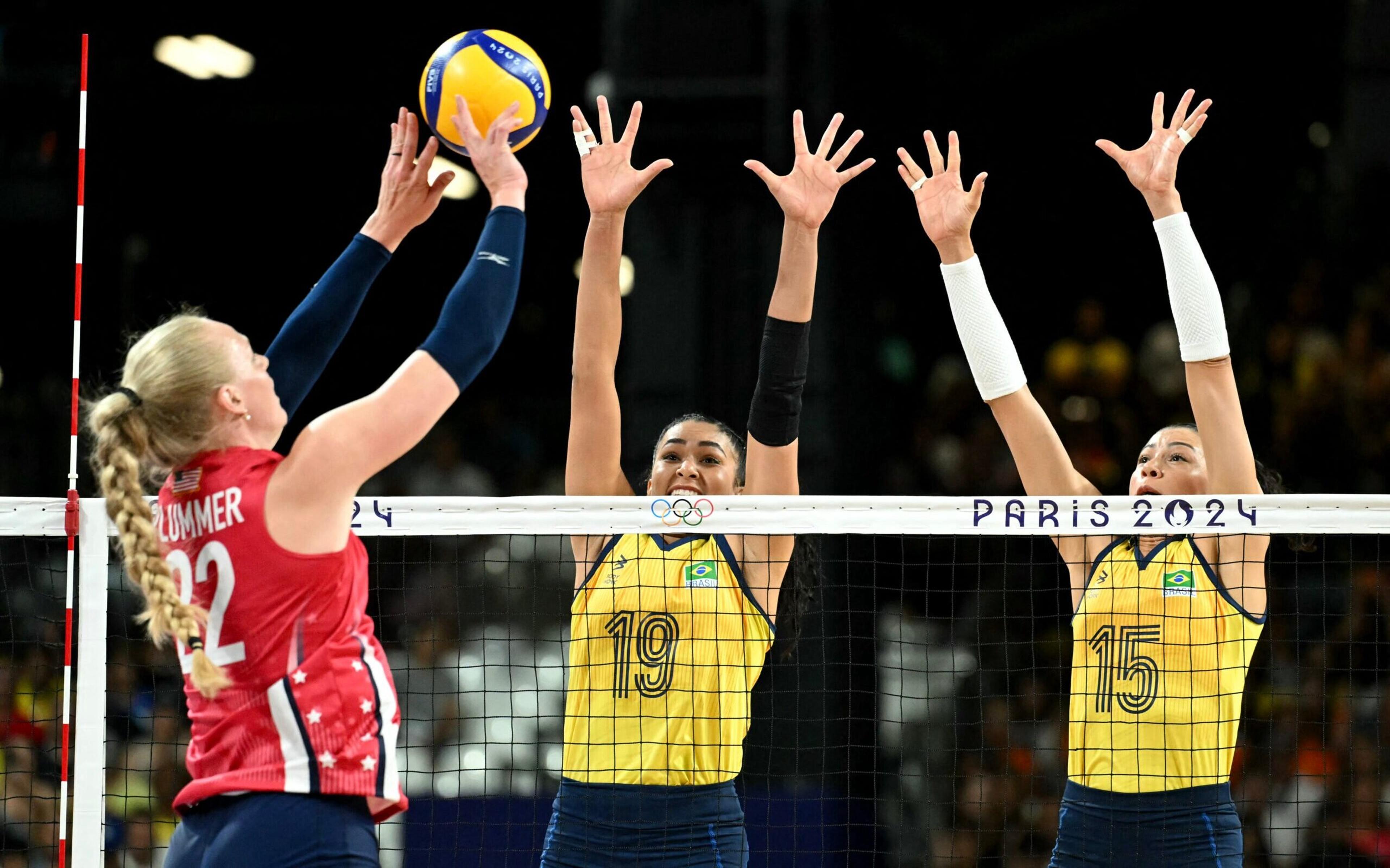 Brasil x EUA: Web rasga elogios a destaque inusitado na semifinal do vôlei feminino