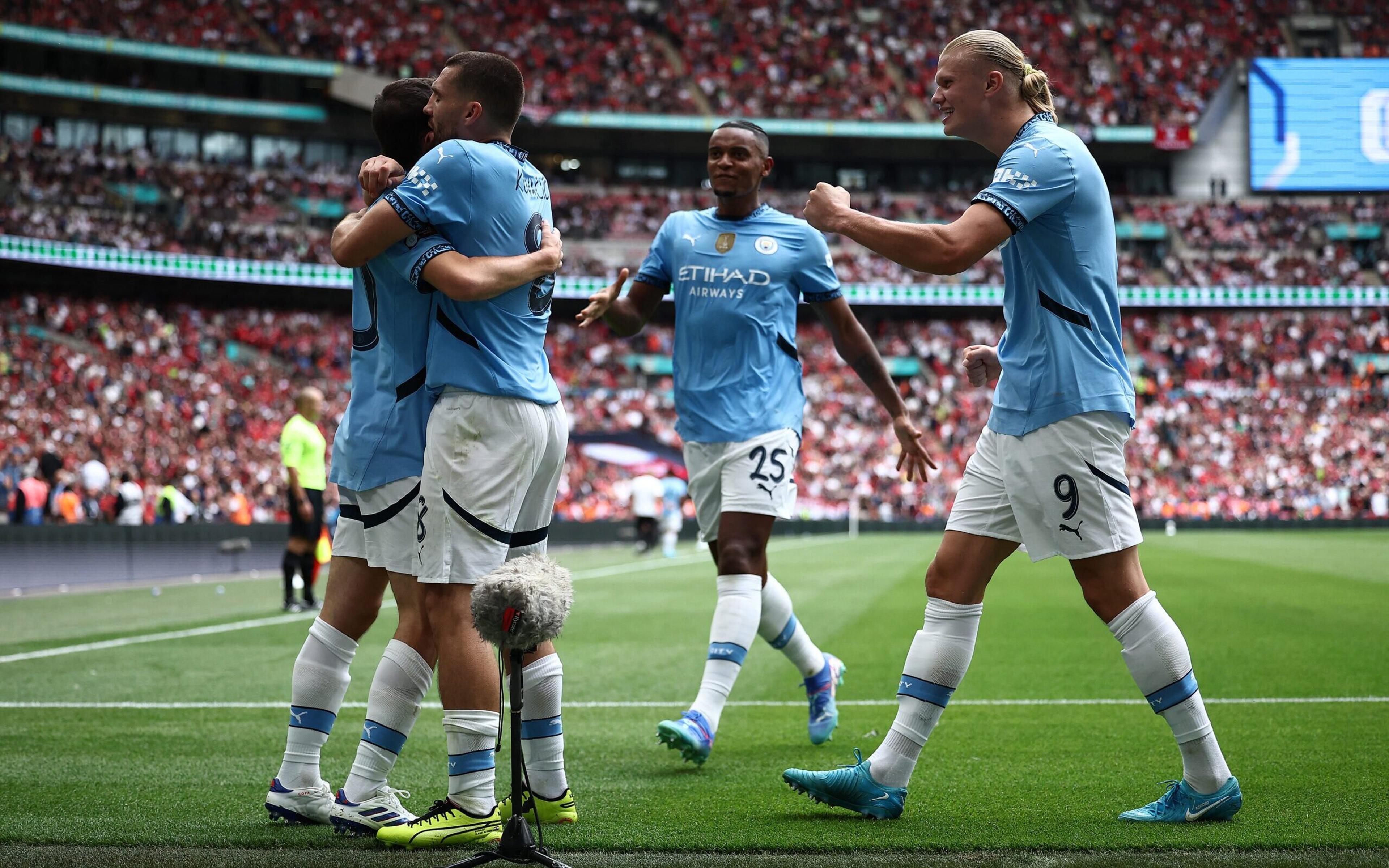 Vingança feita! City busca empate no fim e bate o United nos pênaltis para levar a Supercopa da Inglaterra