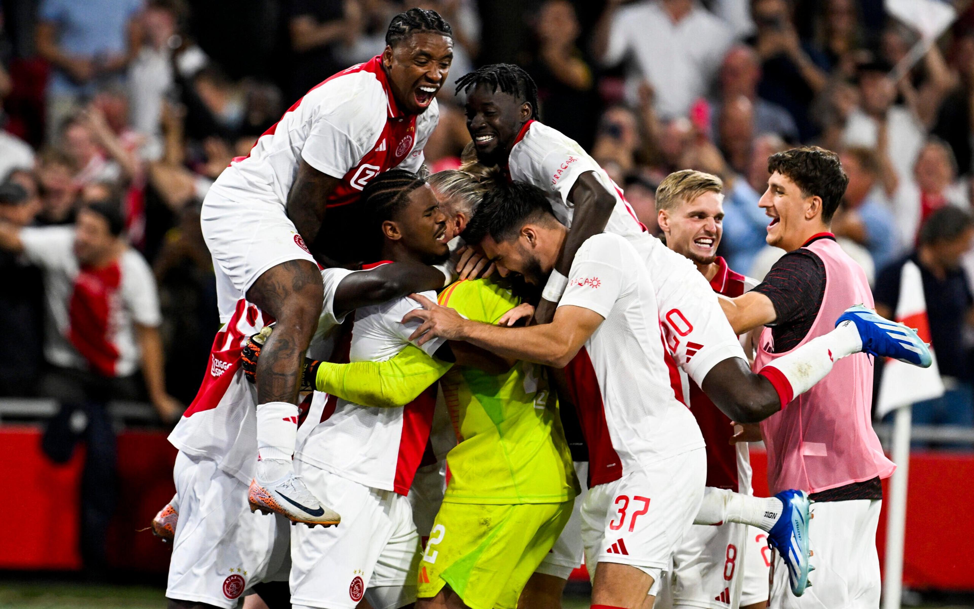 Ajax perde no tempo normal, mas se classifica na Europa League após 34 cobranças de pênalti