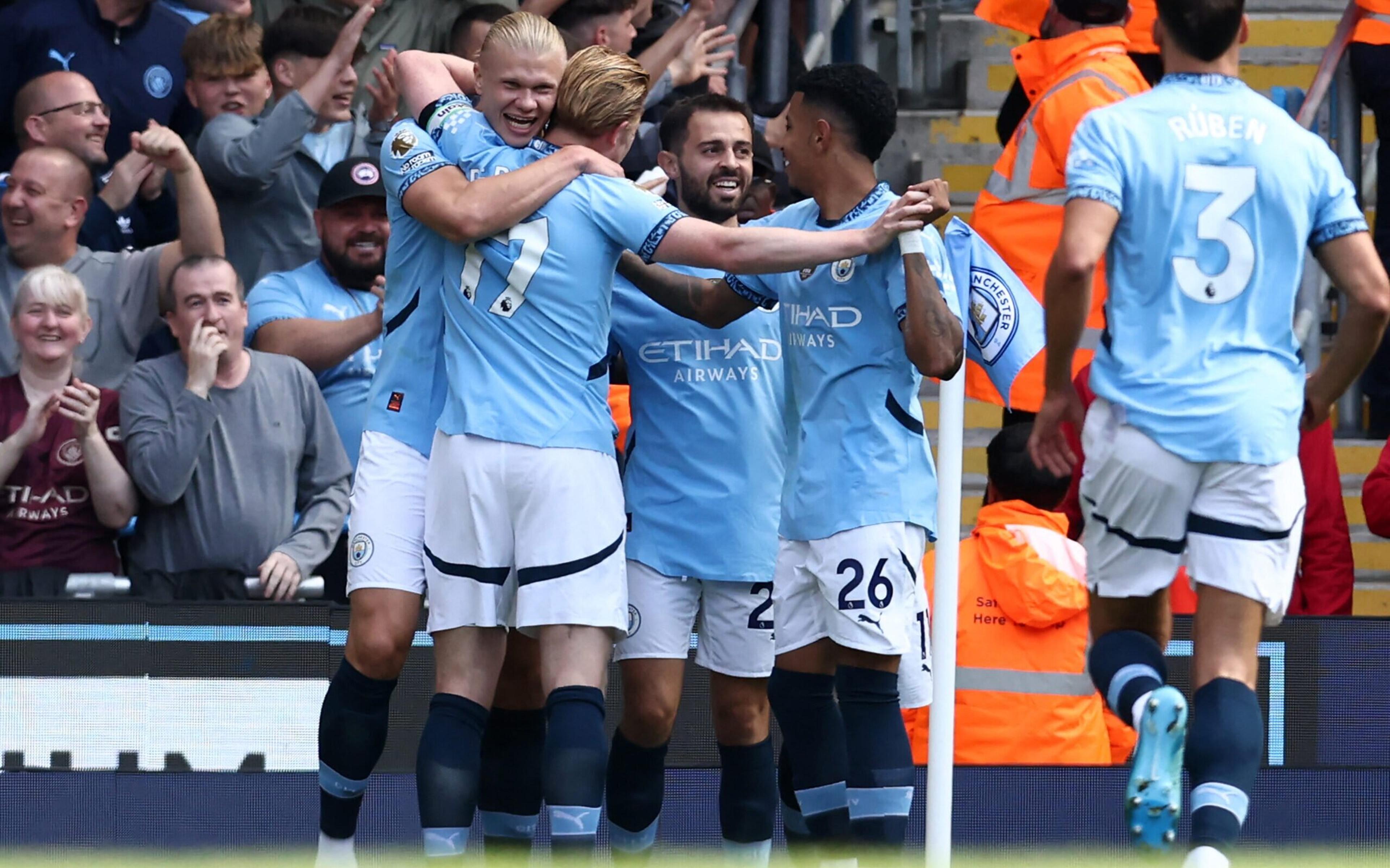 Savinho e Haaland brilham, e Manchester City vira sobre o Ipswich Town na Premier League