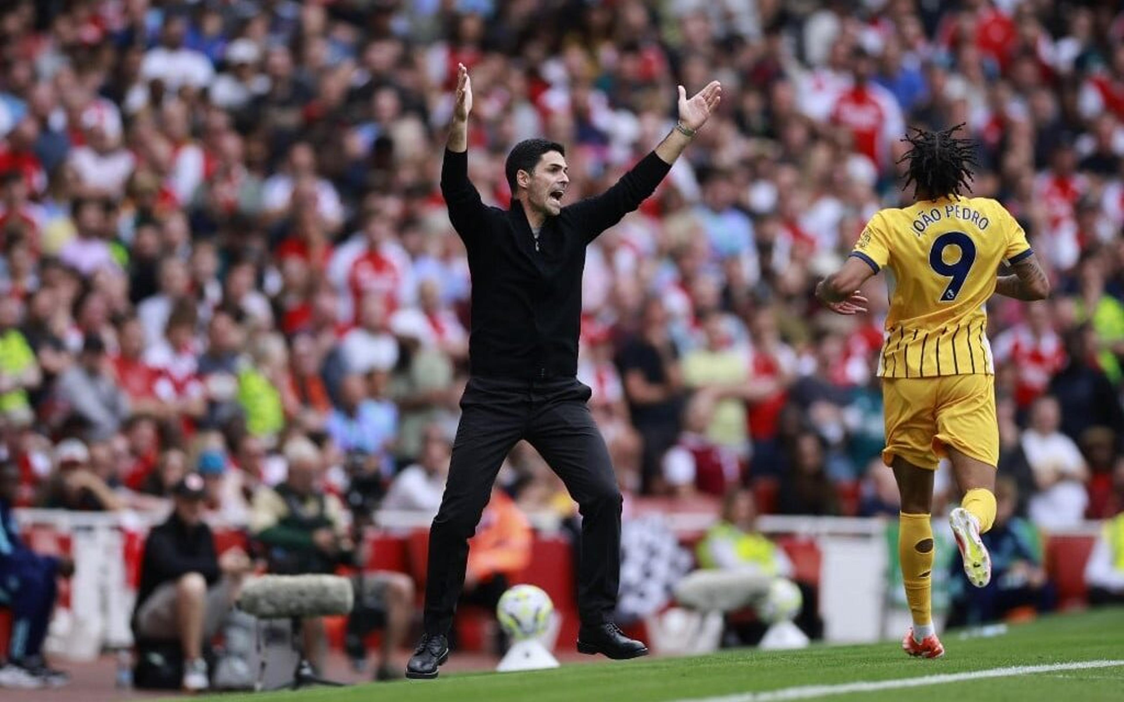 Técnico do Arsenal detona arbitragem da Inglaterra após expulsão em jogo: ‘Queremos coerência’