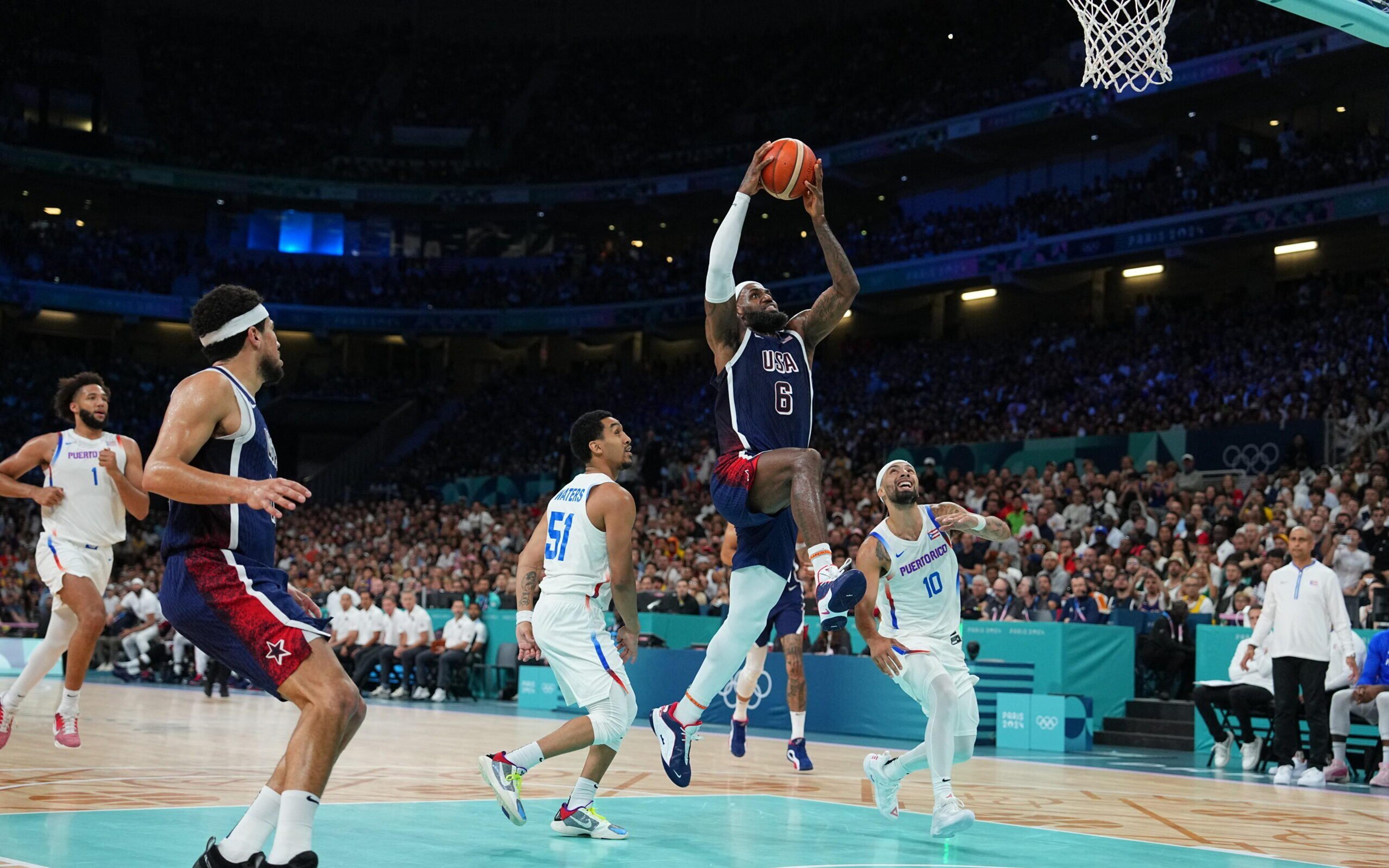 Olimpíadas: ‘Dream Team’ dos EUA leva susto, mas vence Porto Rico e enfrentará o Brasil nas quartas do basquete