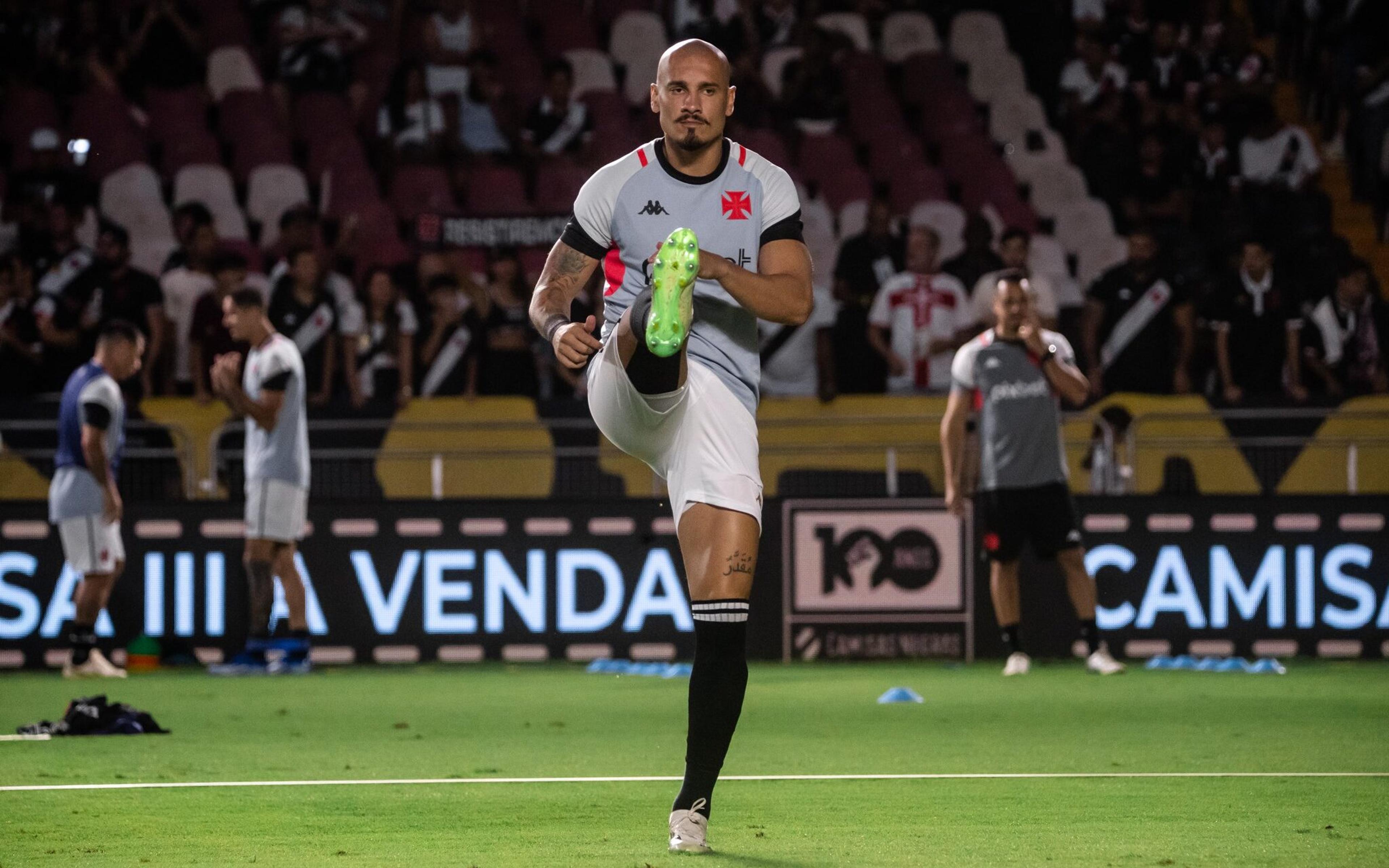 Torcedores do Vasco se revoltam com titular em gol do Athletico-PR: ‘Perdido’