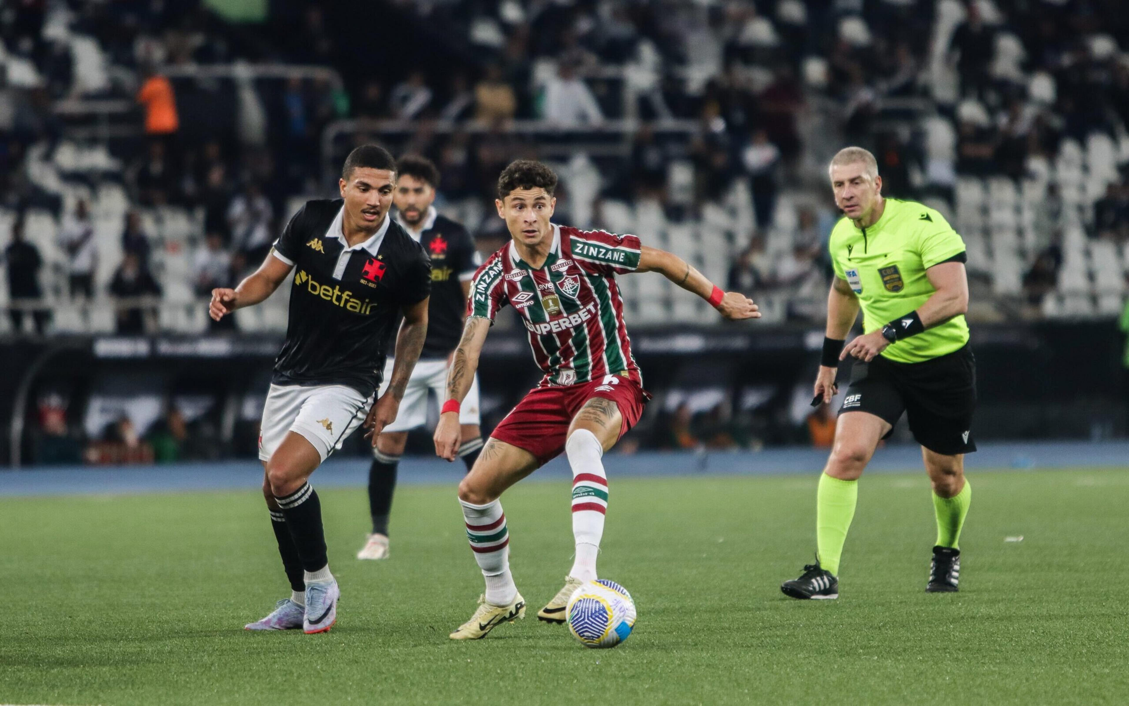 Mano Menezes revela condição de titular para jogo contra Grêmio, pela Libertadores