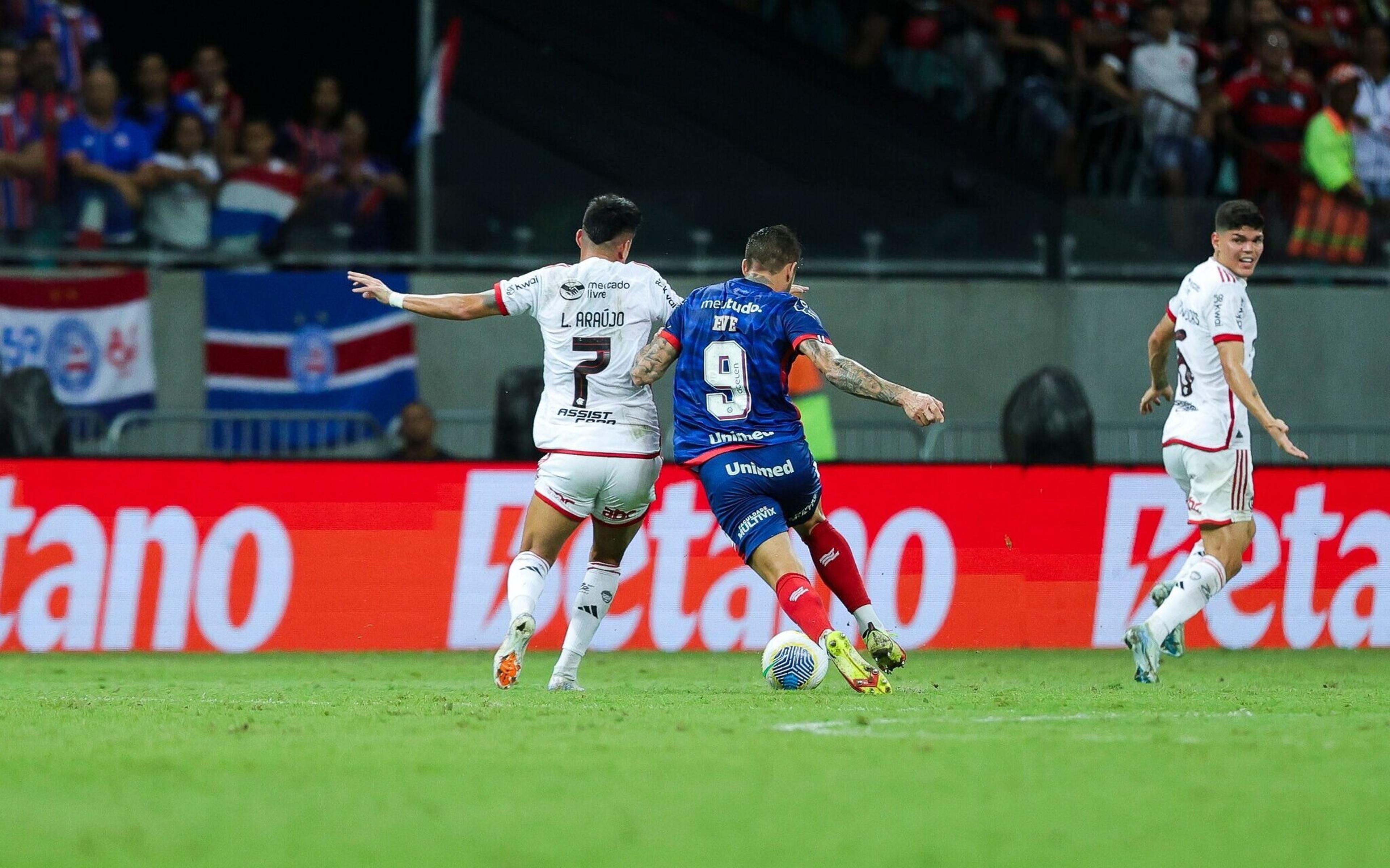 Luiz Araújo, do Flamengo, é destaque defensivo diante do Bahia