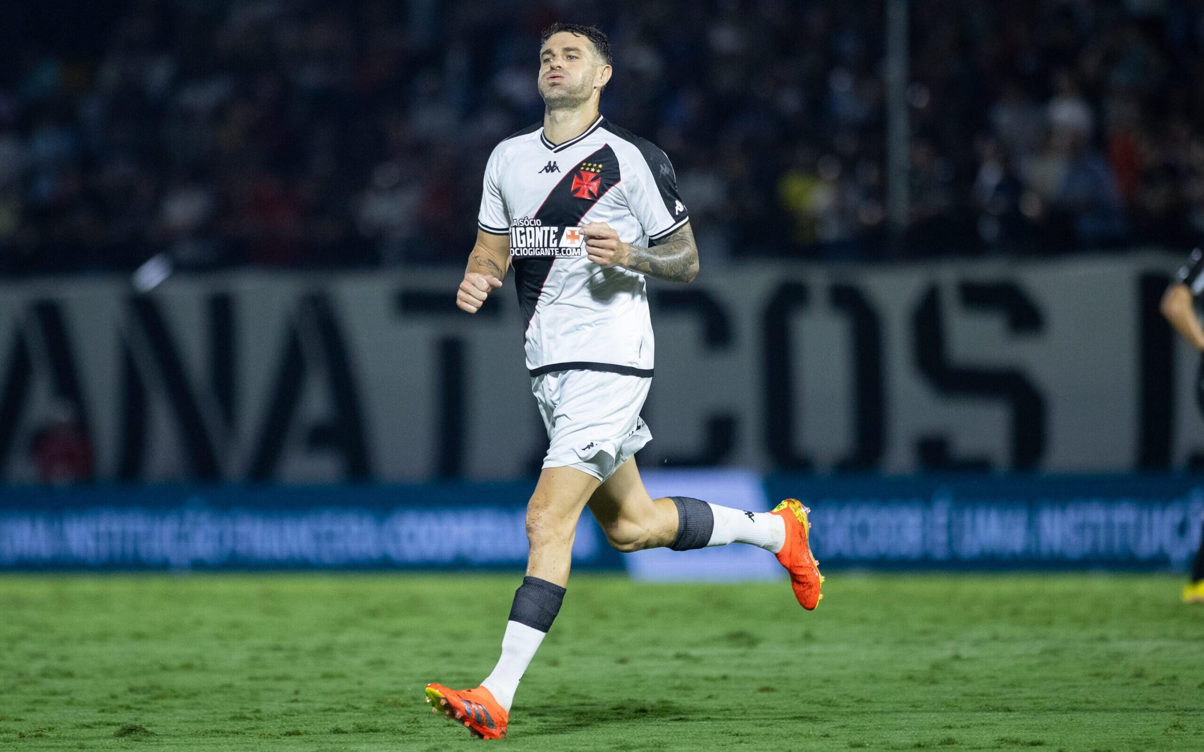 Vegetti iguala números de artilheiro do Vasco na Copa do Brasil de 2011