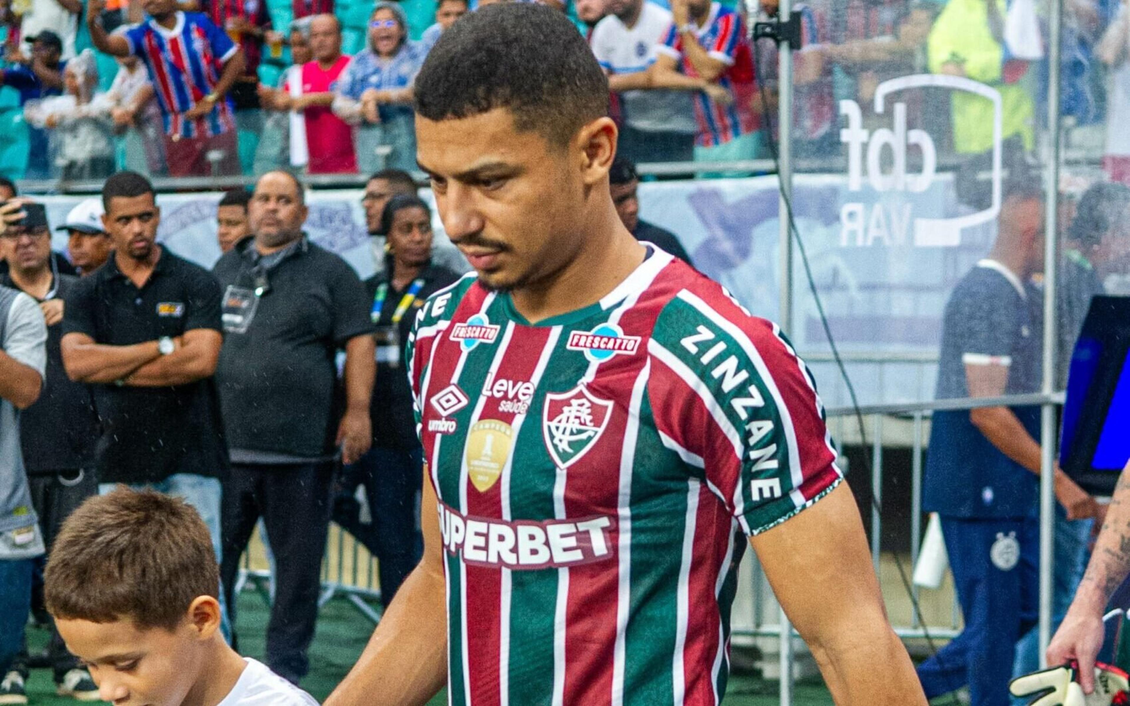 Mário Bittencourt faz promessa a André, do Fluminense: ‘Farei de tudo para realizar o sonho de jogar na Europa’