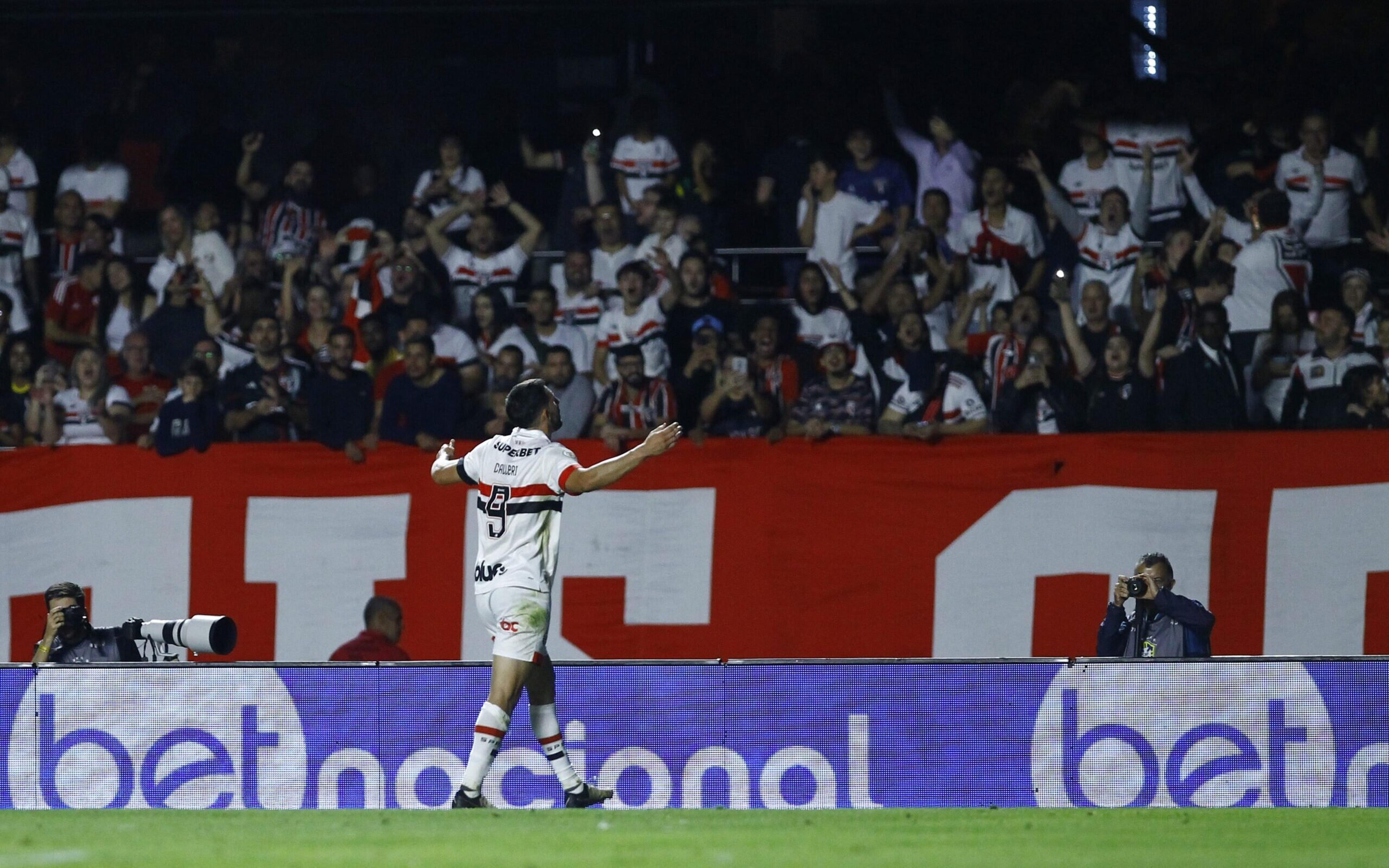 Gols e melhores momentos da vitória do São Paulo sobre o Flamengo pelo Brasileirão