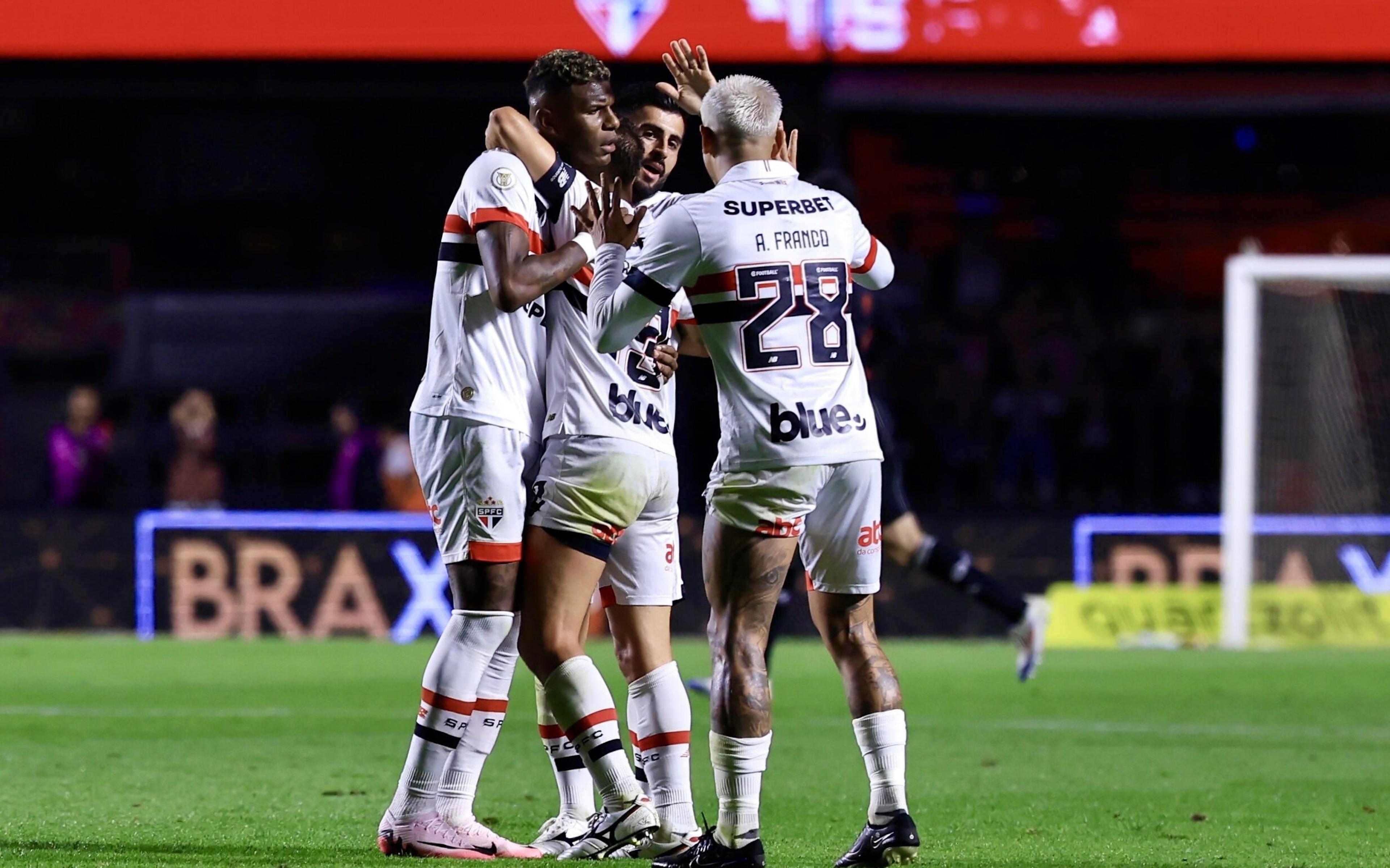 São Paulo x Vitória: onde assistir, horário e escalações do jogo do Brasileirão