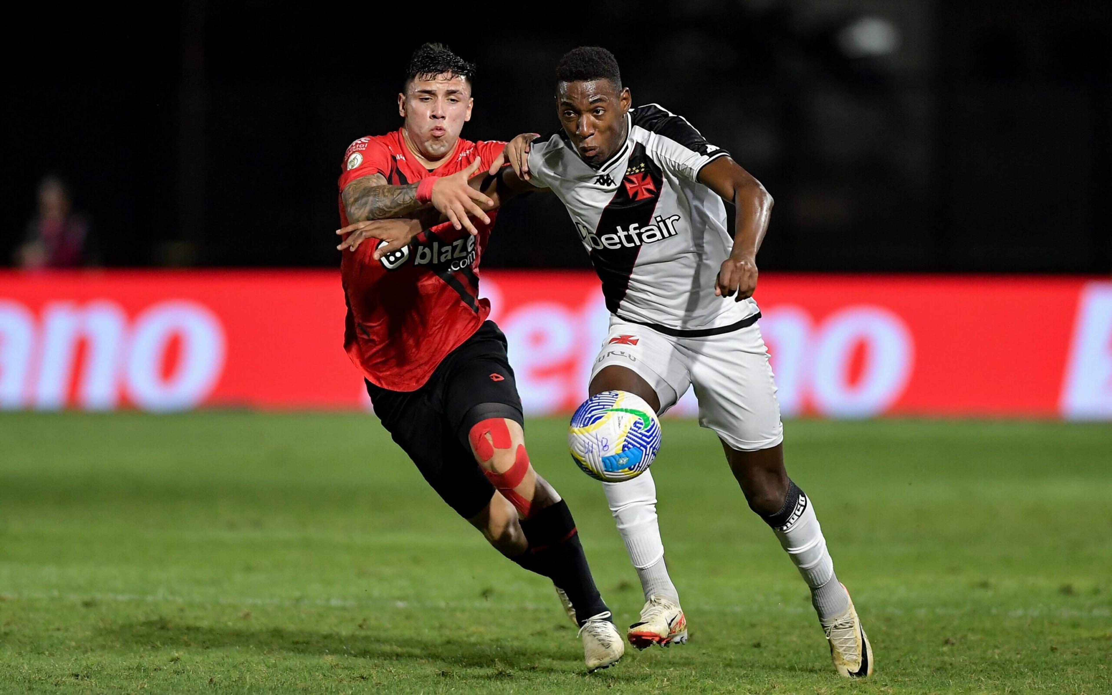 Melhores momentos da vitória do Vasco sobre o Atlético-GO pela Copa do Brasil