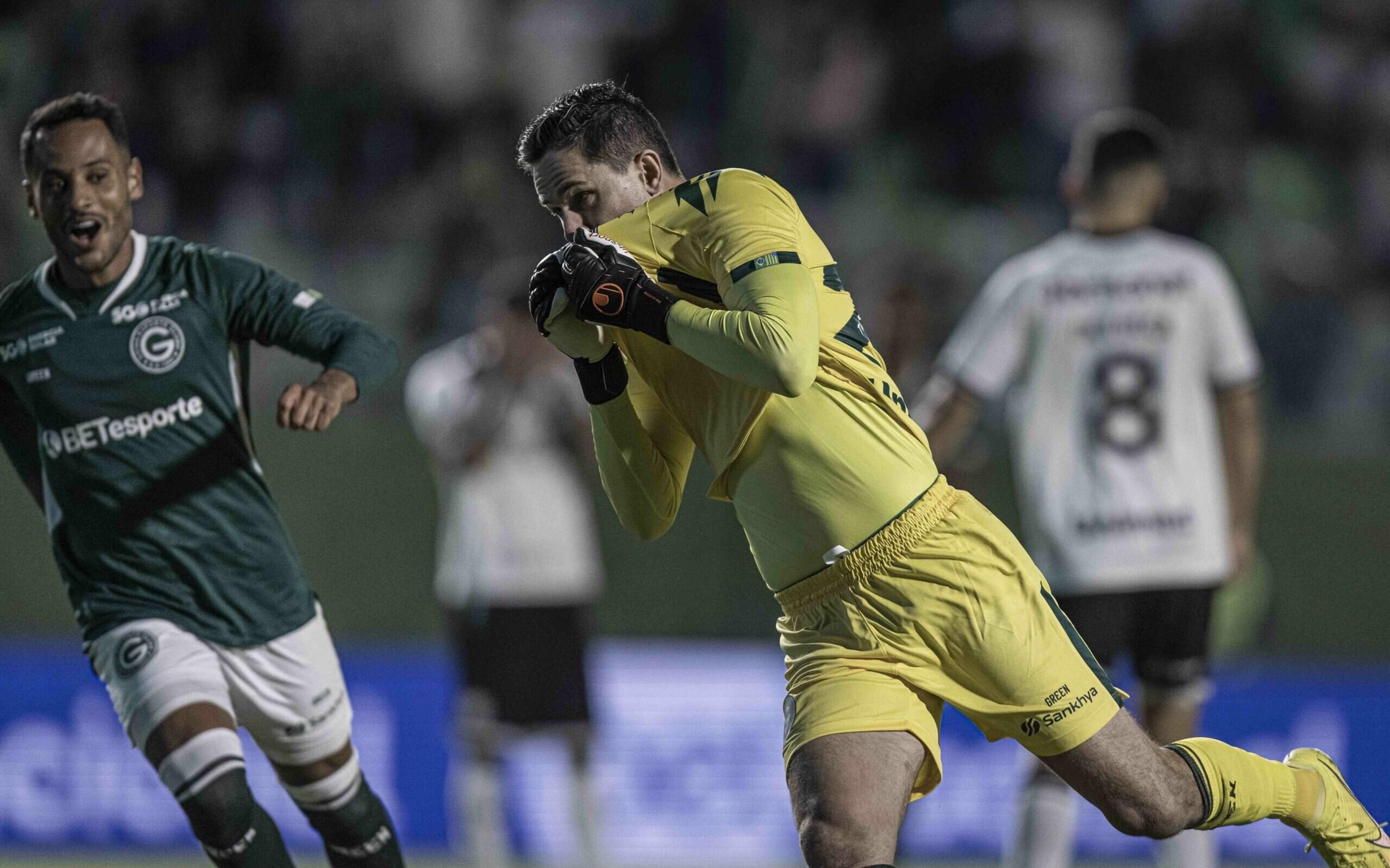 Goleiro garante virada e vive mix de emoções em rodada na Série B