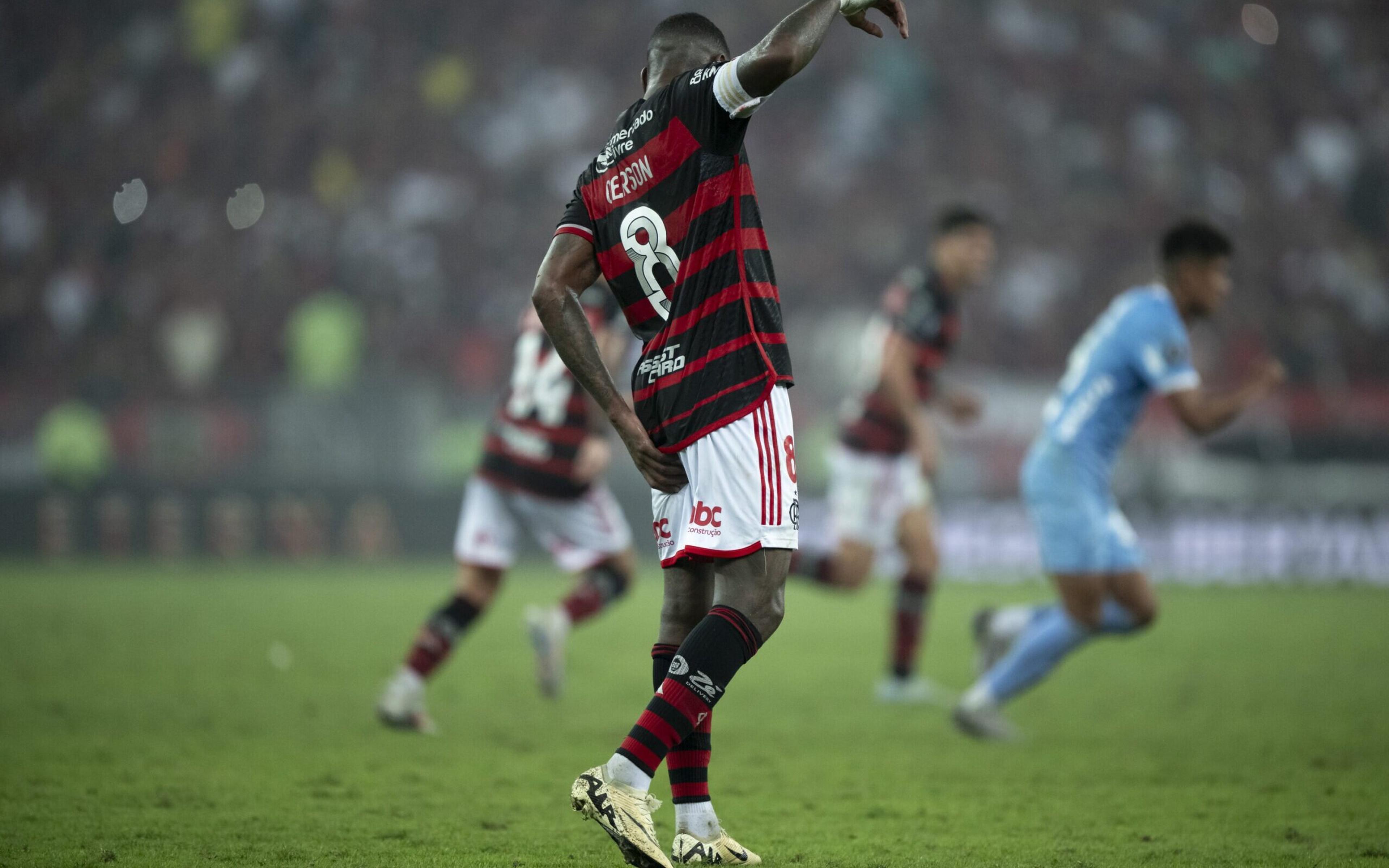 Torcedores disparam contra Gerson após gol perdido em Bolívar x Flamengo: ‘Uma draga hoje’