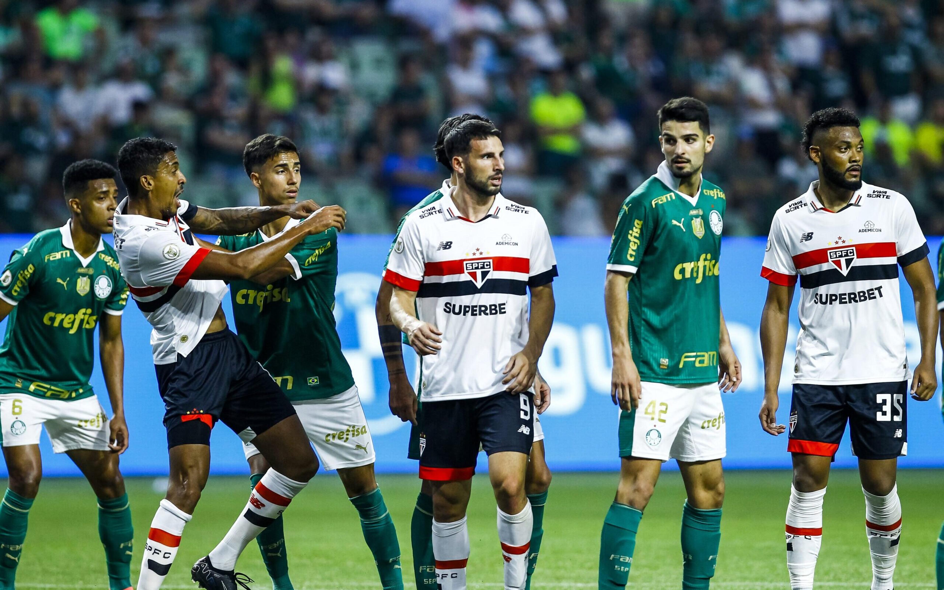 São Paulo denuncia cantos homofóbicos, e Palmeiras define posição