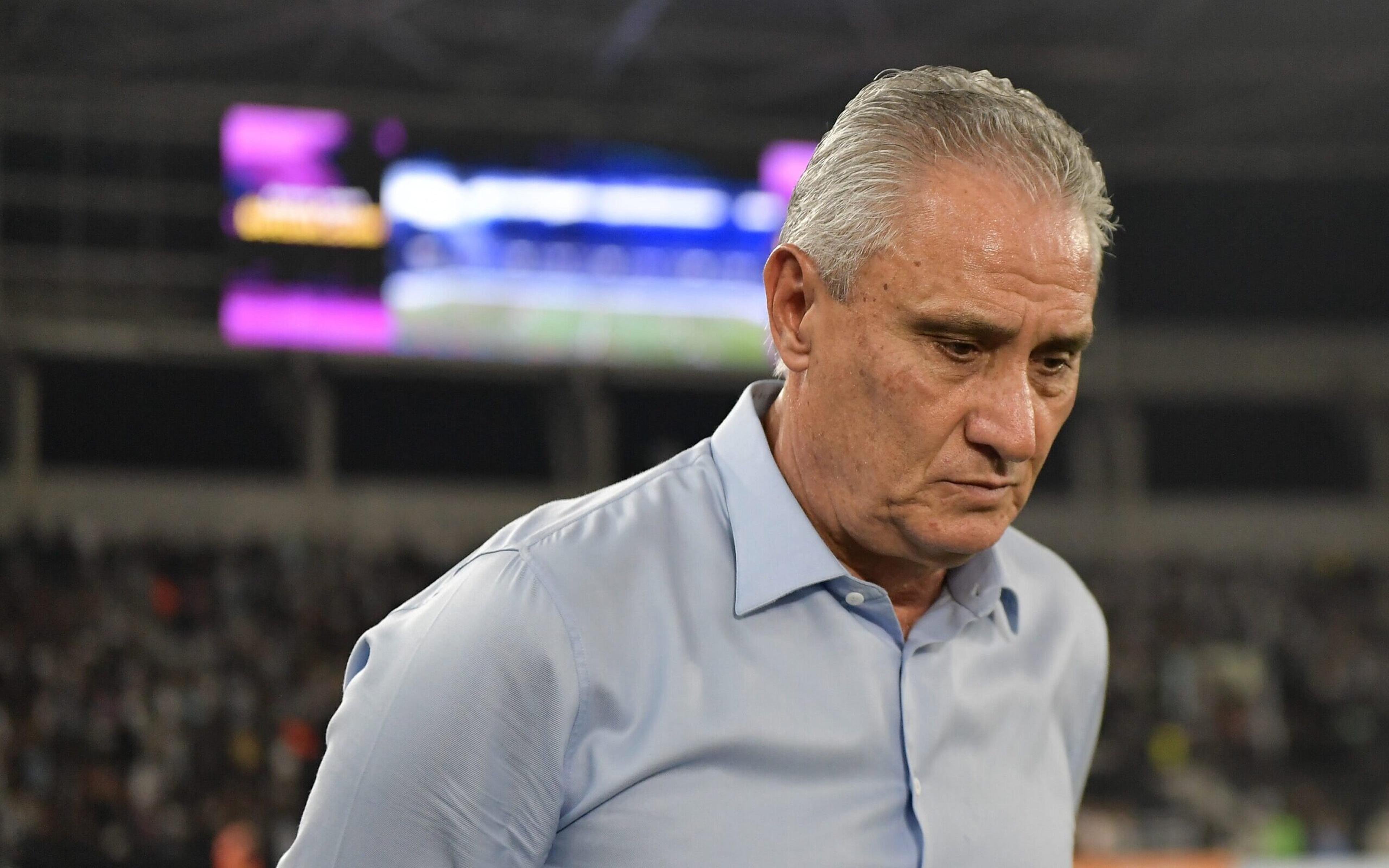 Tite roda pouco o elenco do Flamengo e pode ser obrigado a colocar jogadores com baixa minutagem