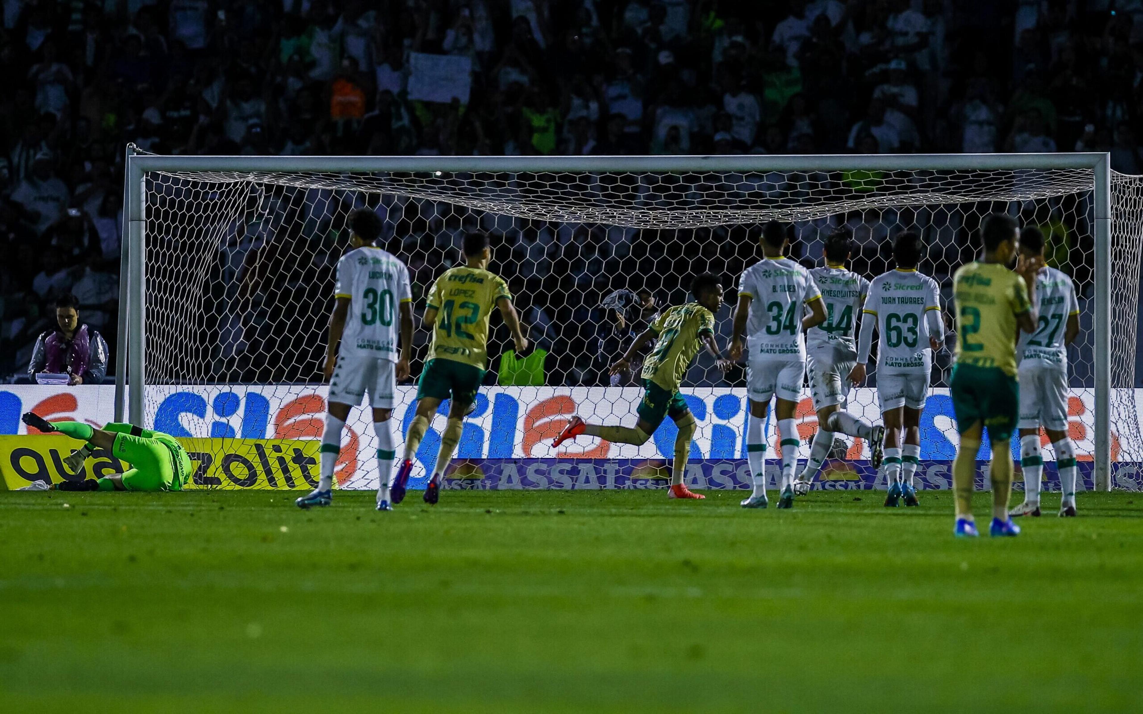 Jornalista questiona pênalti para o Palmeiras: ‘Vergonha da arbitragem brasileira’