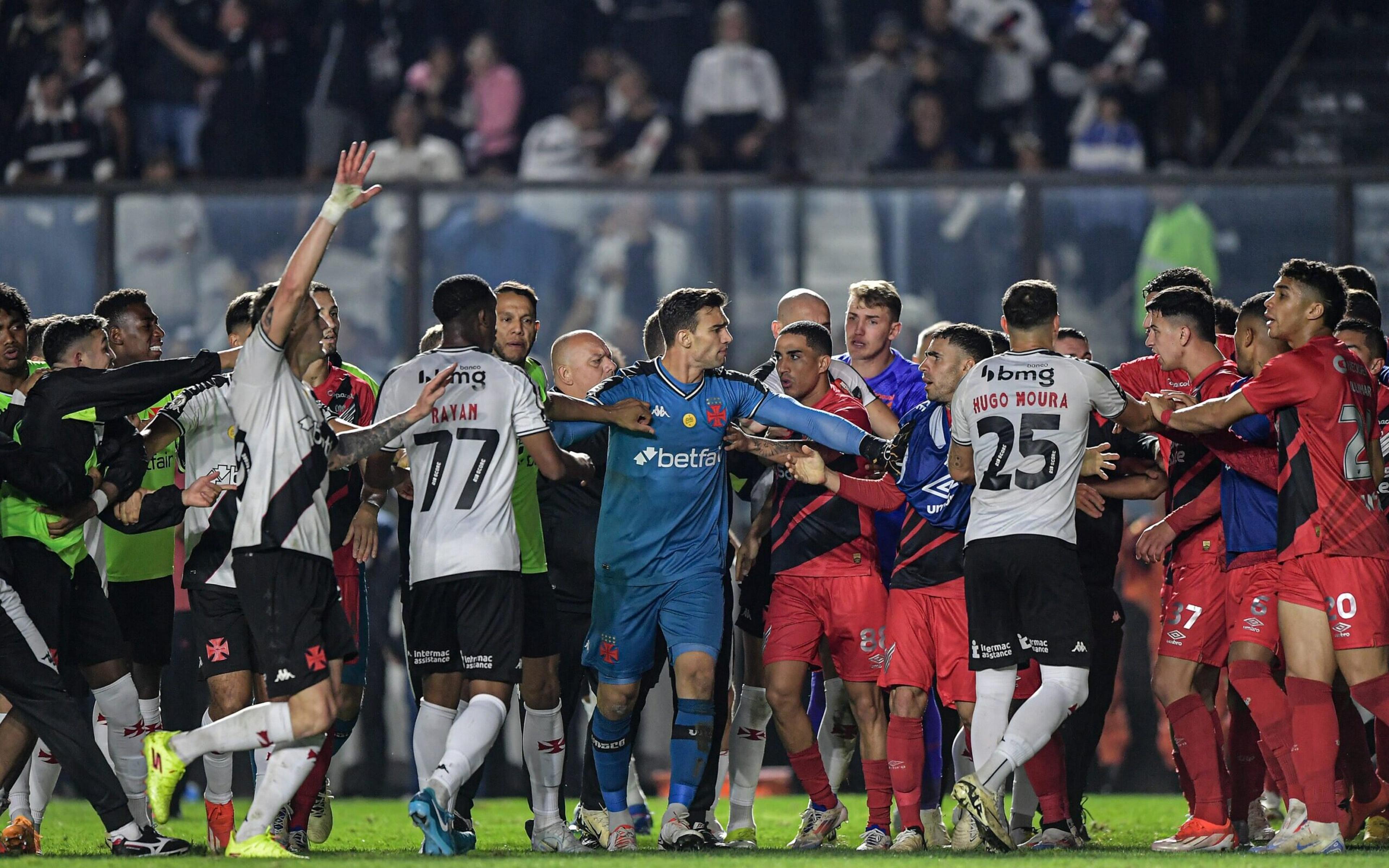 Vasco x Athletico-PR: confronto pela Copa do Brasil reacende rivalidade entre os clubes