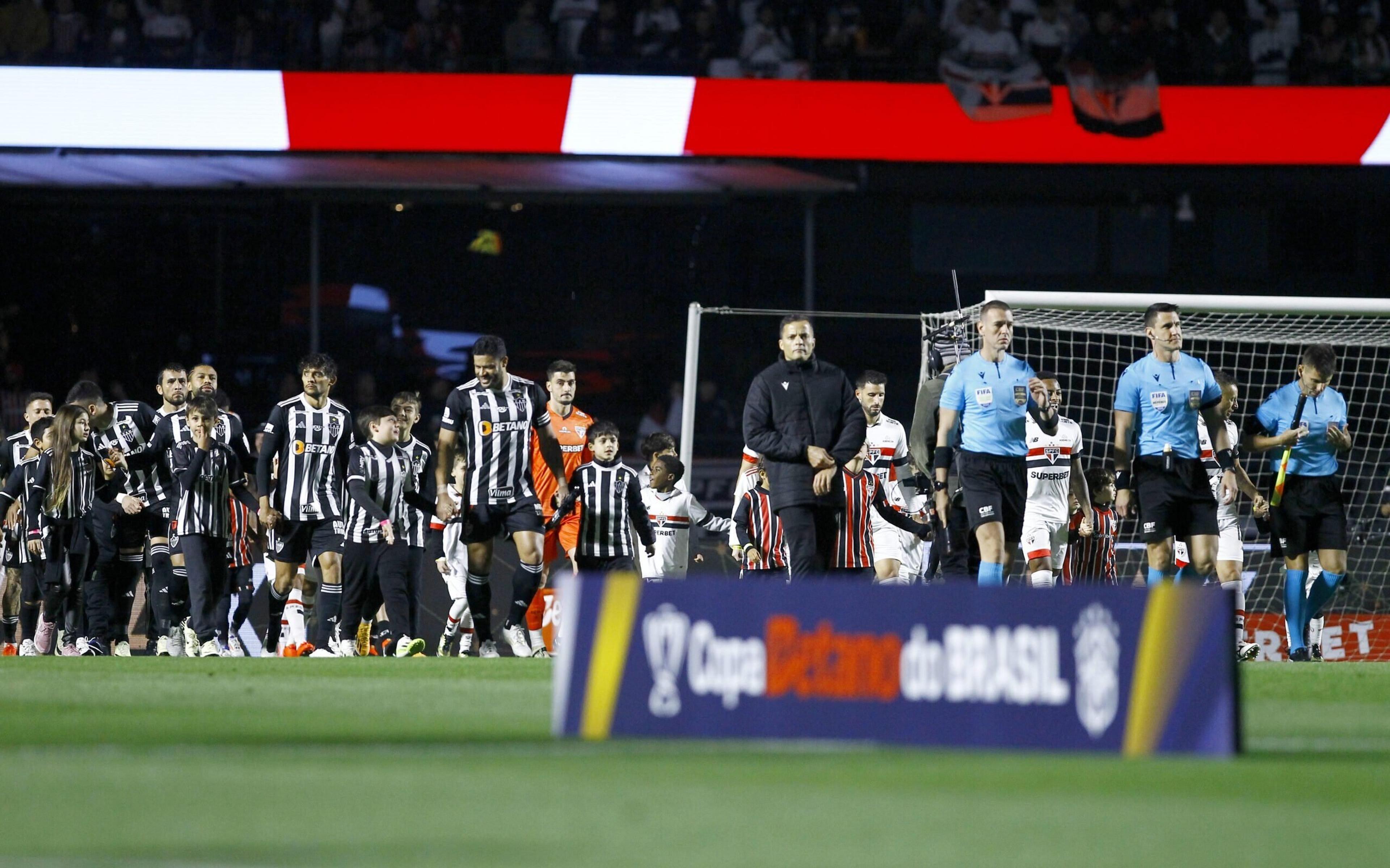 Comentarista corneta medalhão do São Paulo: ‘Pior jogo com a camisa do clube’