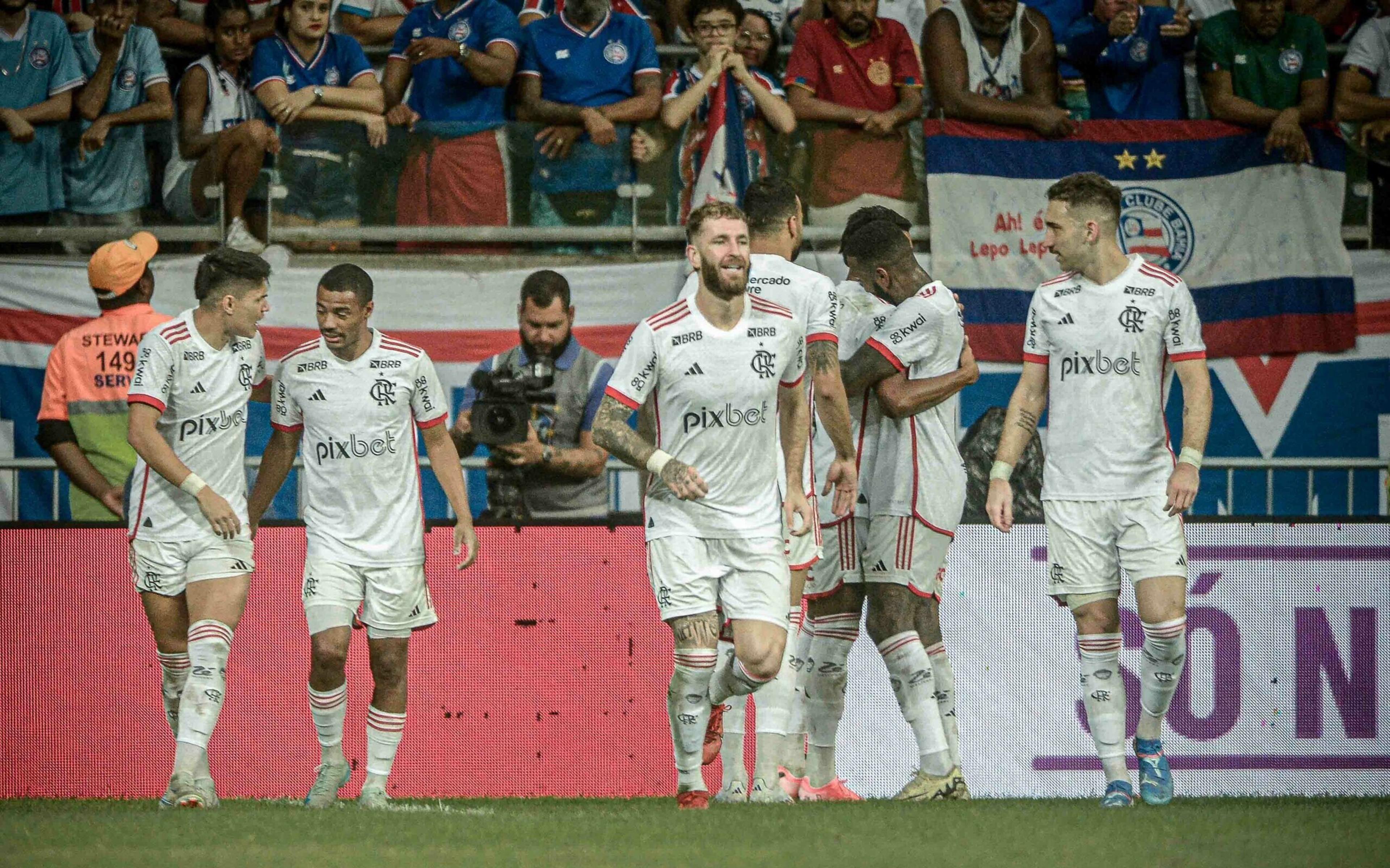 Bruno Henrique decide, e Flamengo vence o Bahia pela Copa do Brasil