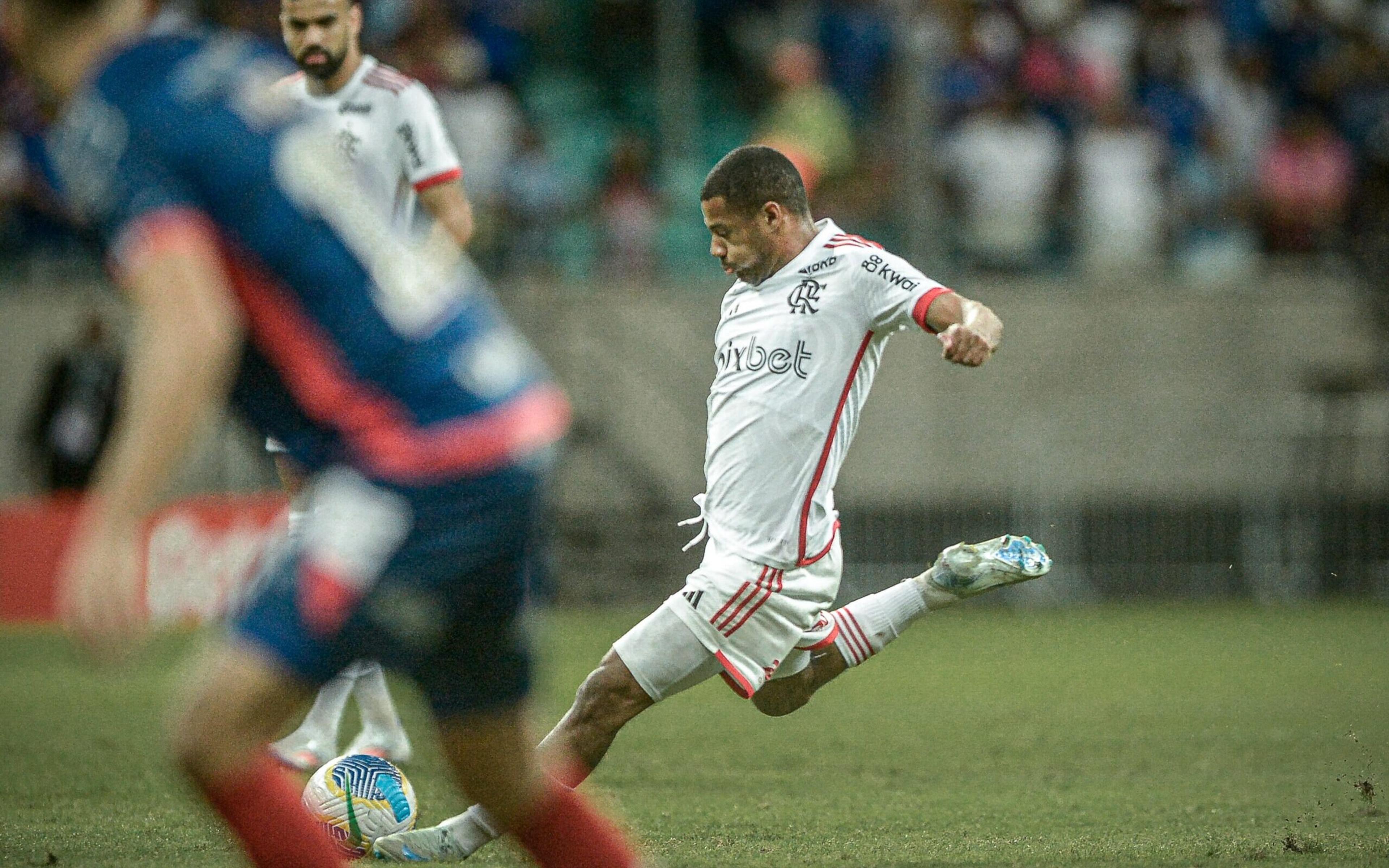 Flamengo: Michael e De La Cruz retornam mancando ao Rio de Janeiro; veja