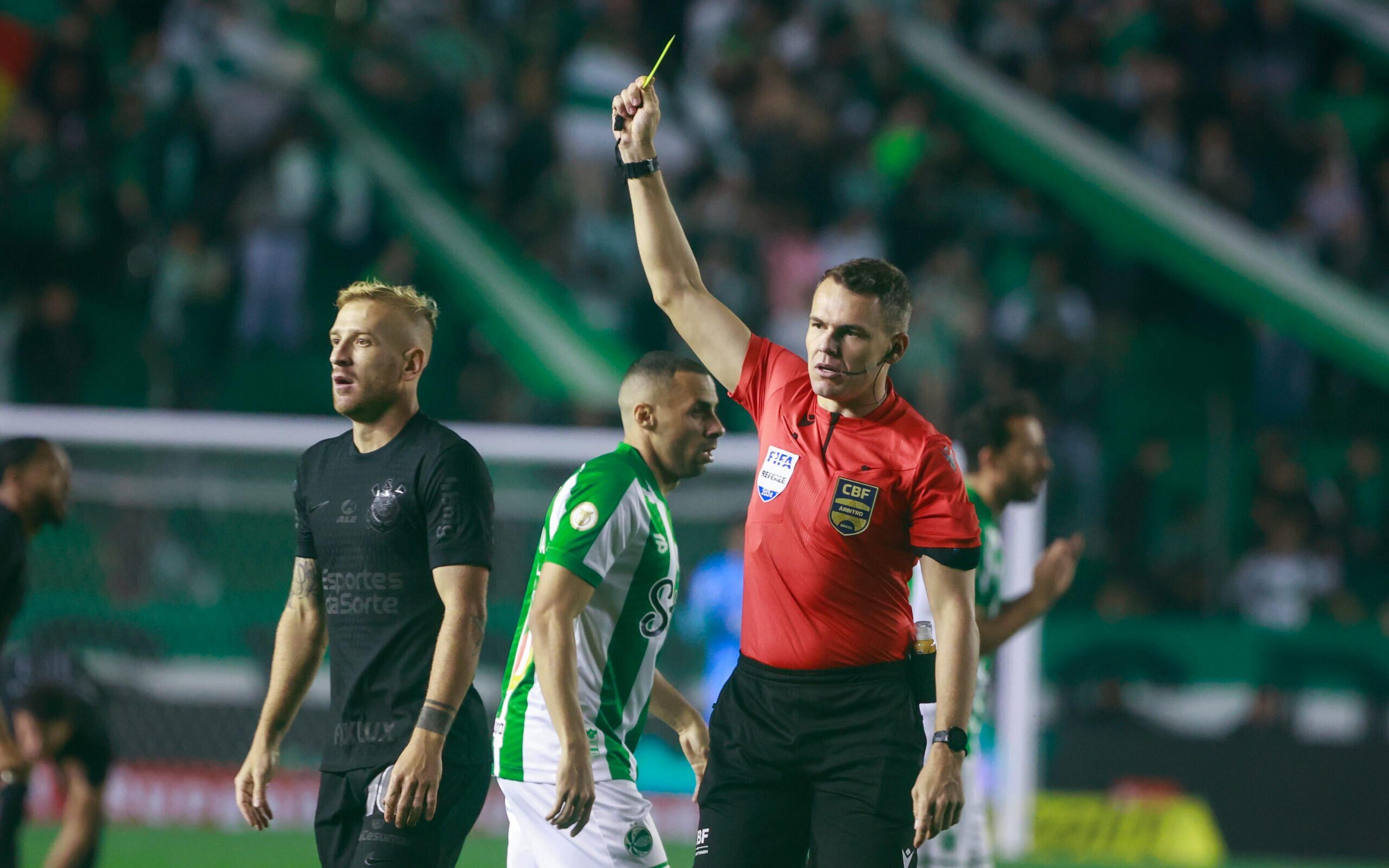 Web detona decisões de Pedro Henrique contra o Juventude: ‘Não está à altura do Corinthians’