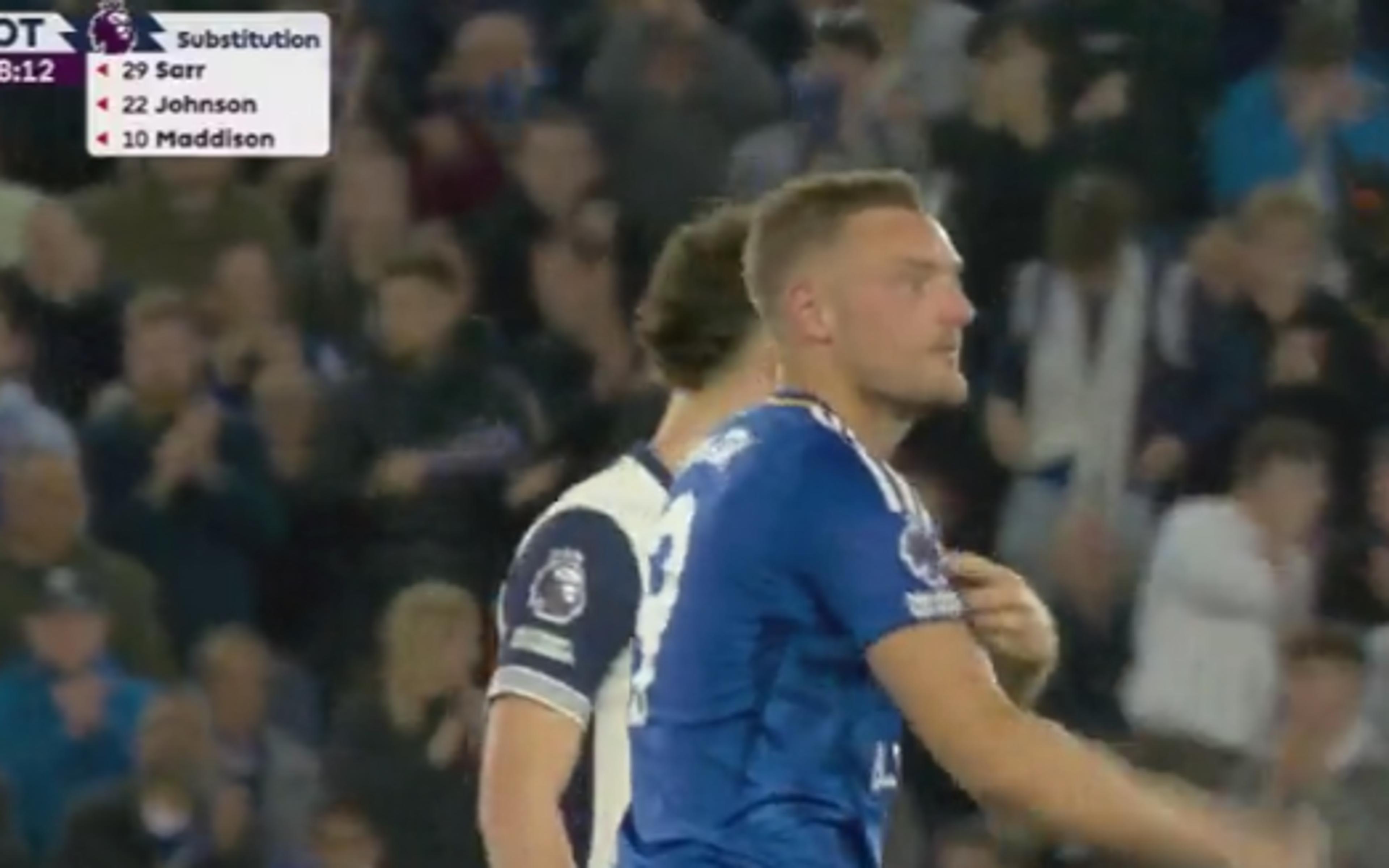 Após marcar, Jamie Vardy provoca o Tottenham em confronto na Premier League