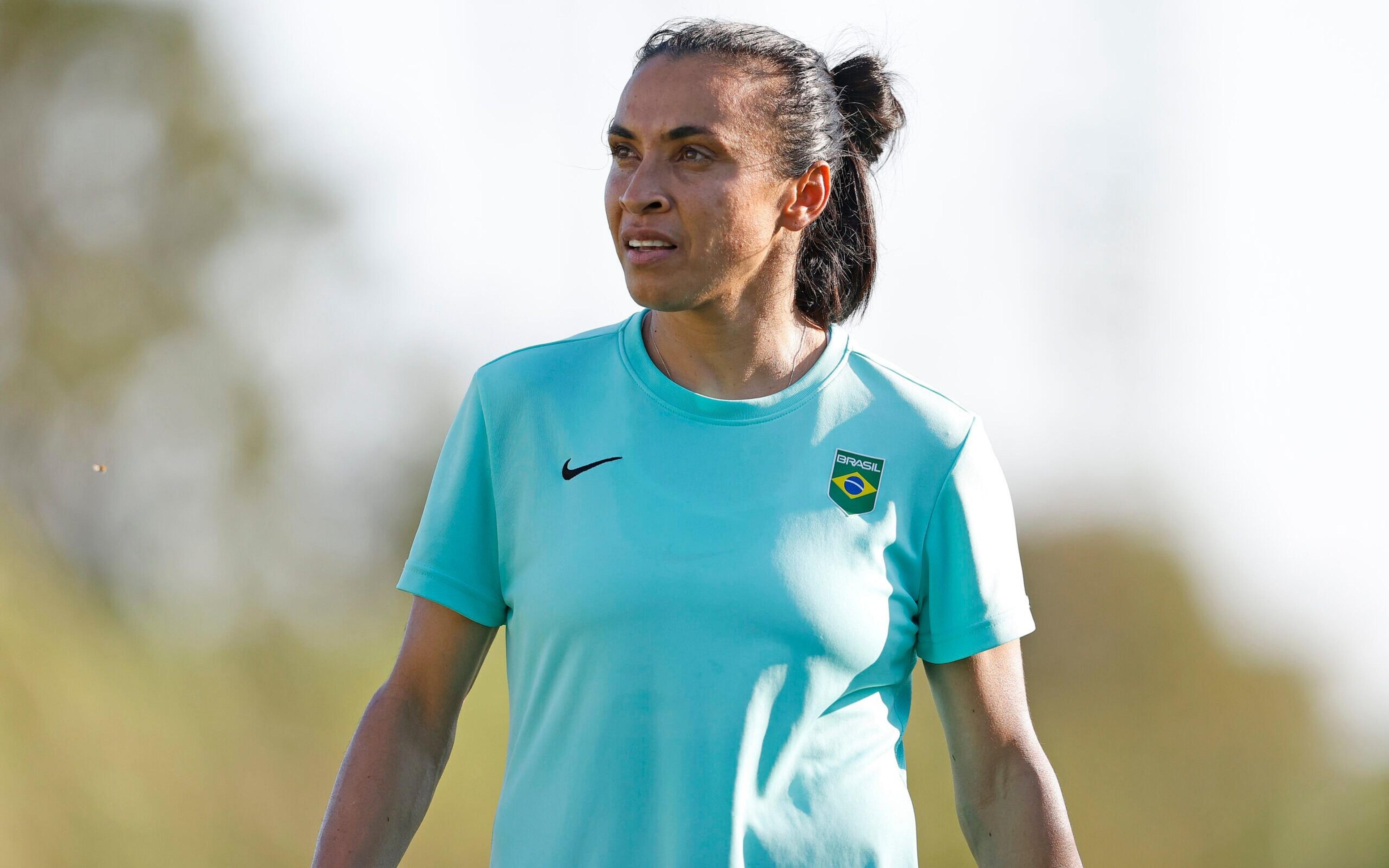 Técnico da Seleção Feminina detalha retorno de Marta e dispara contra acréscimos nas Olimpíadas