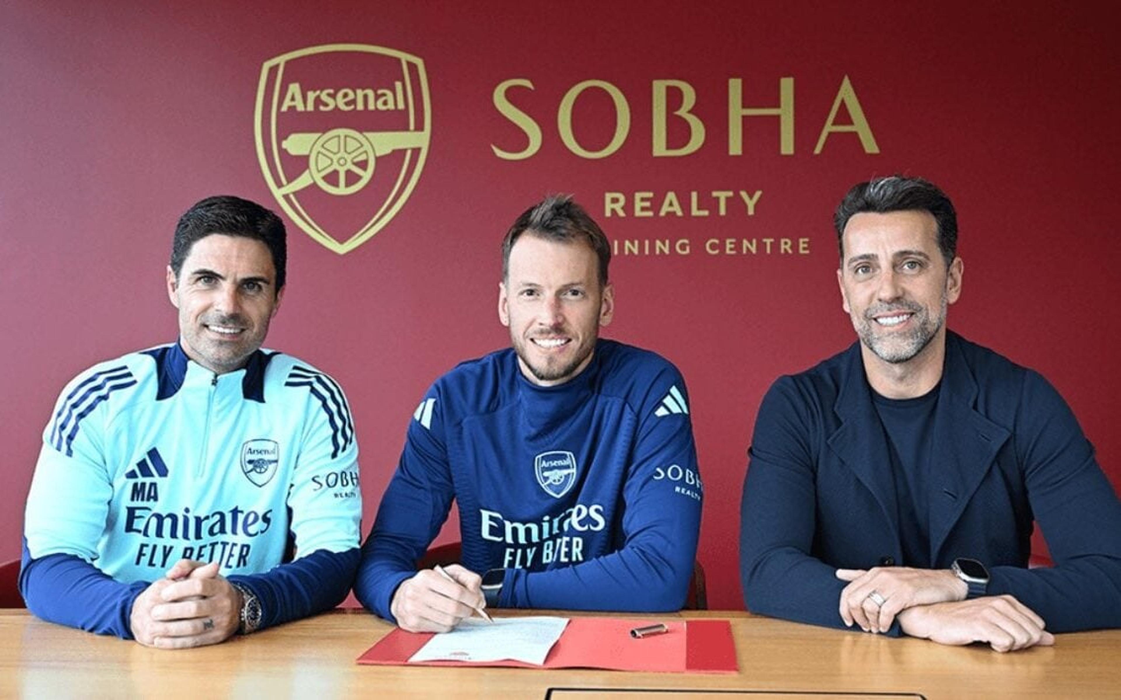 Arsenal contrata goleiro brasileiro ex-Barcelona