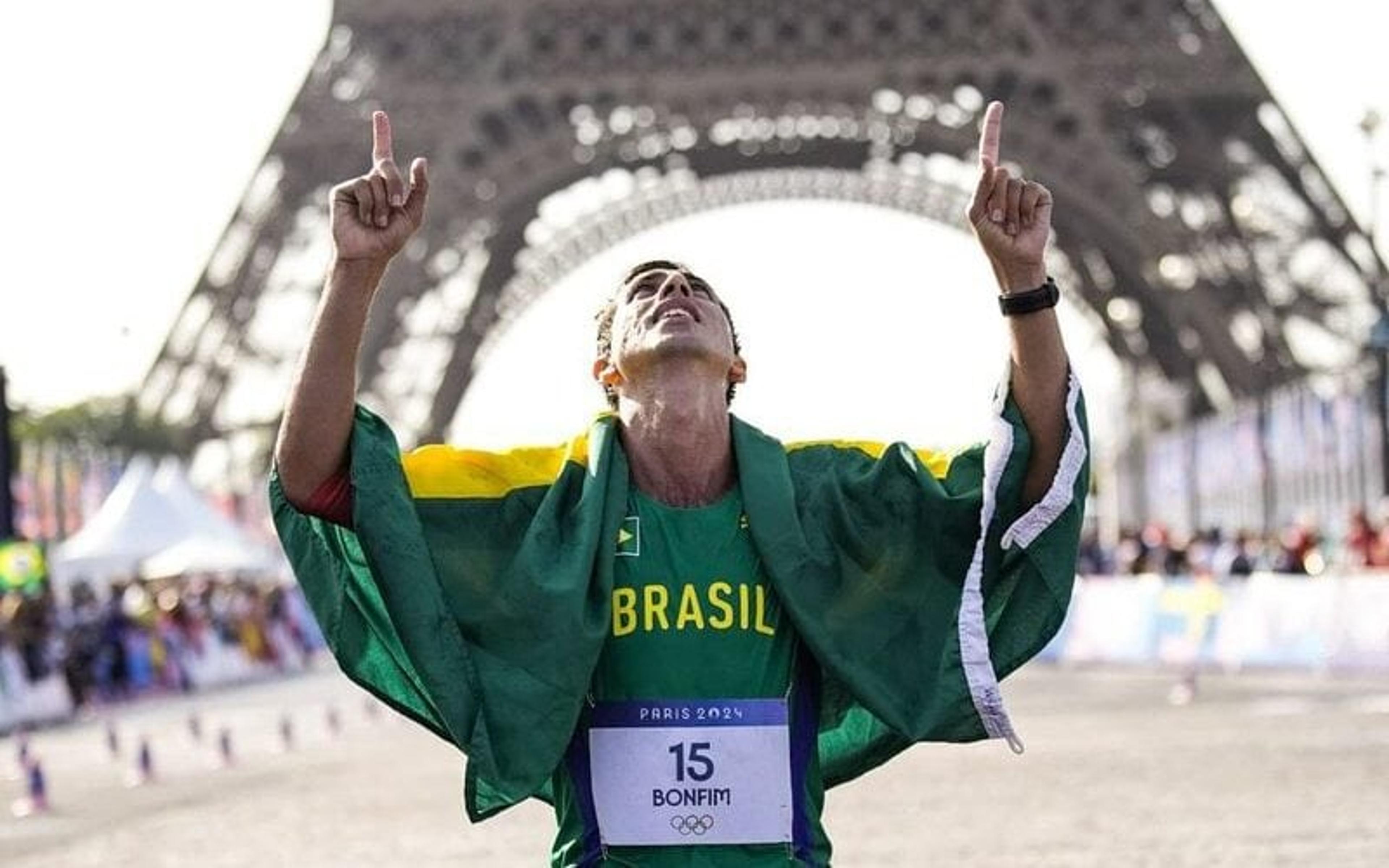 Olimpíadas: Caio Bonfim leva web à loucura com medalha de prata na marcha atlética