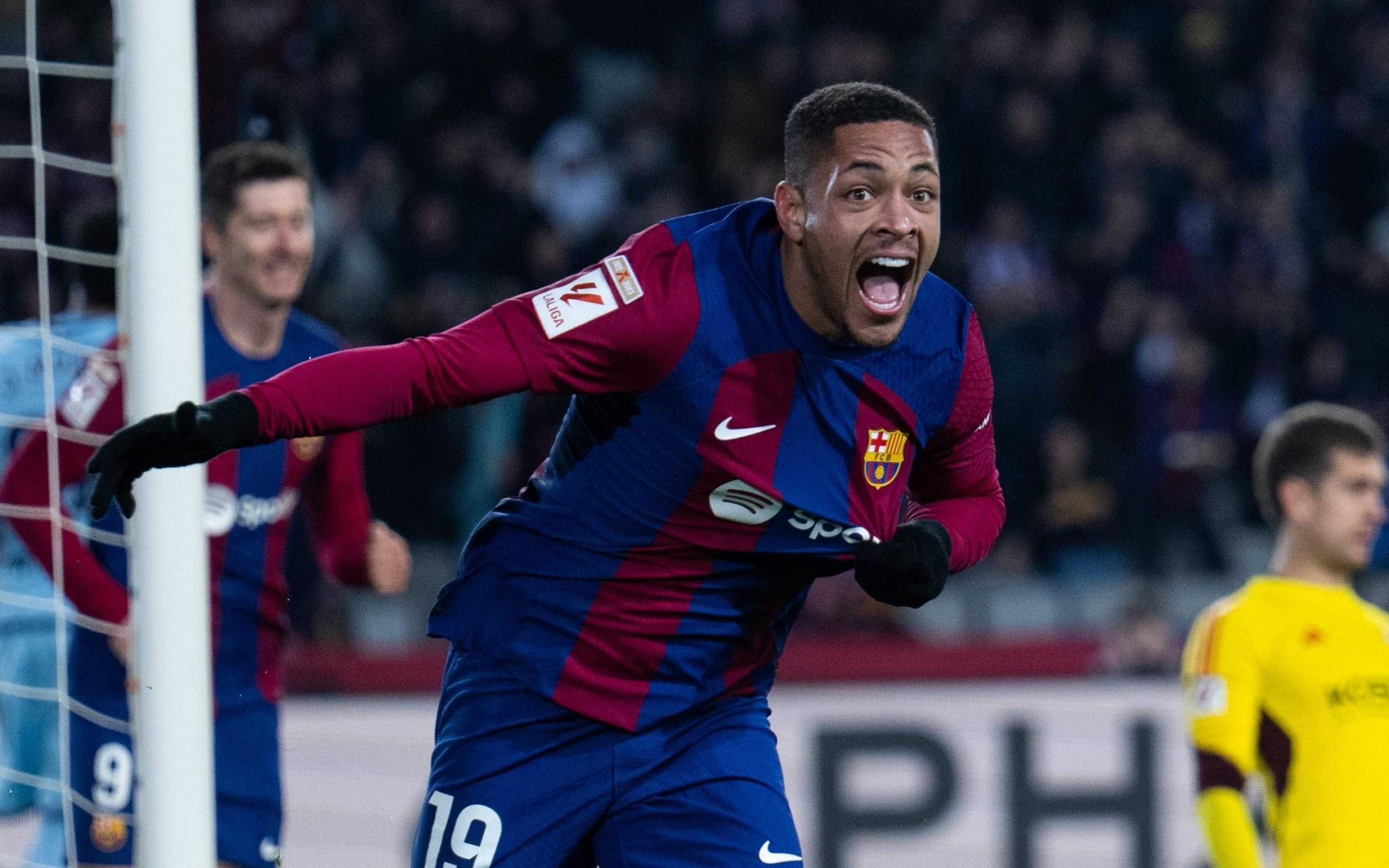 Barcelona define futuro de Vitor Roque no clube, segundo jornal