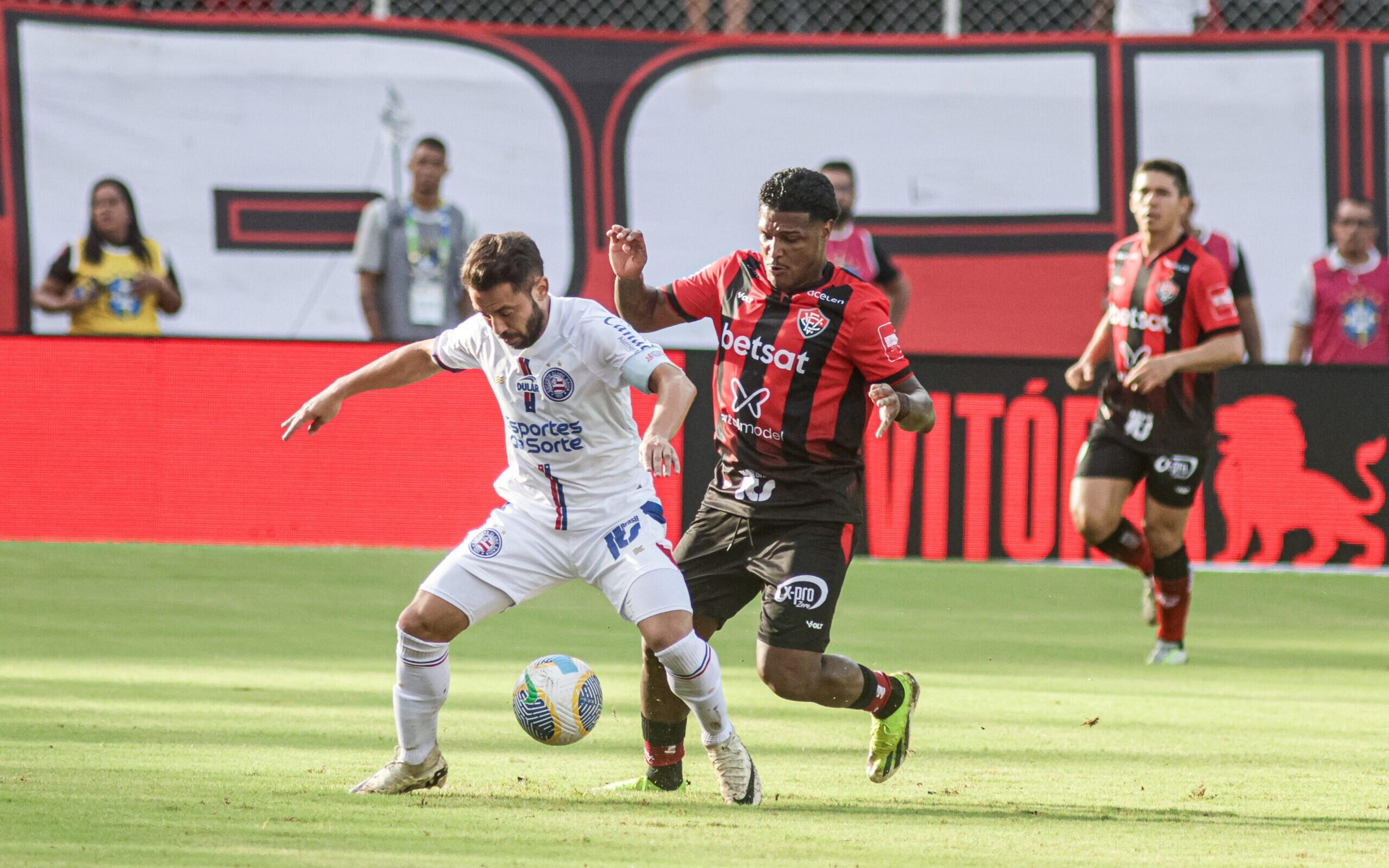 Bahia x Vitória: onde assistir, horário e escalações do jogo do Brasileirão