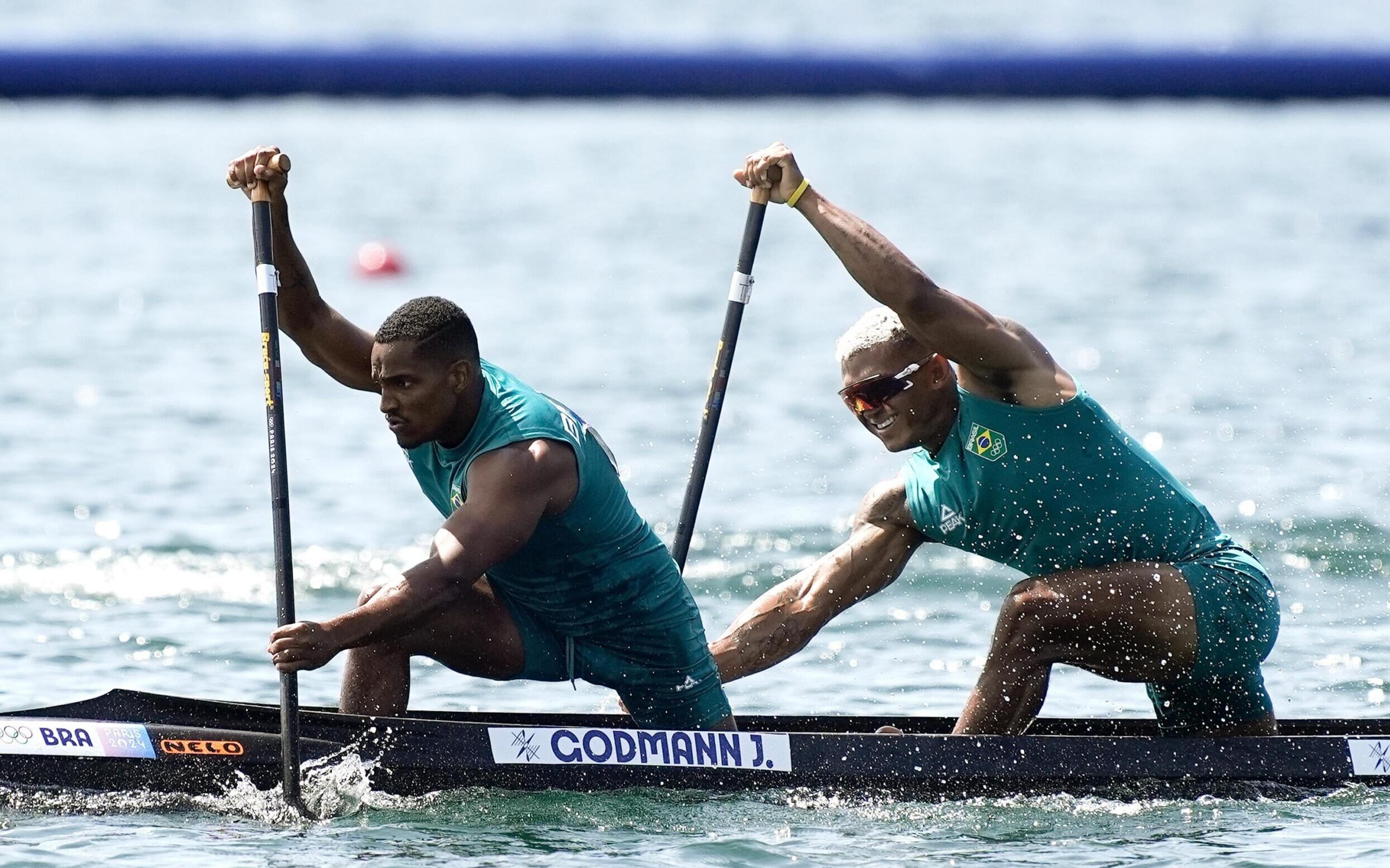 Isaquias Queiroz e Jacky Godmann se classificam para semifinal da canoagem em dupla e avisam: ‘Vamos brigar pelo ouro’