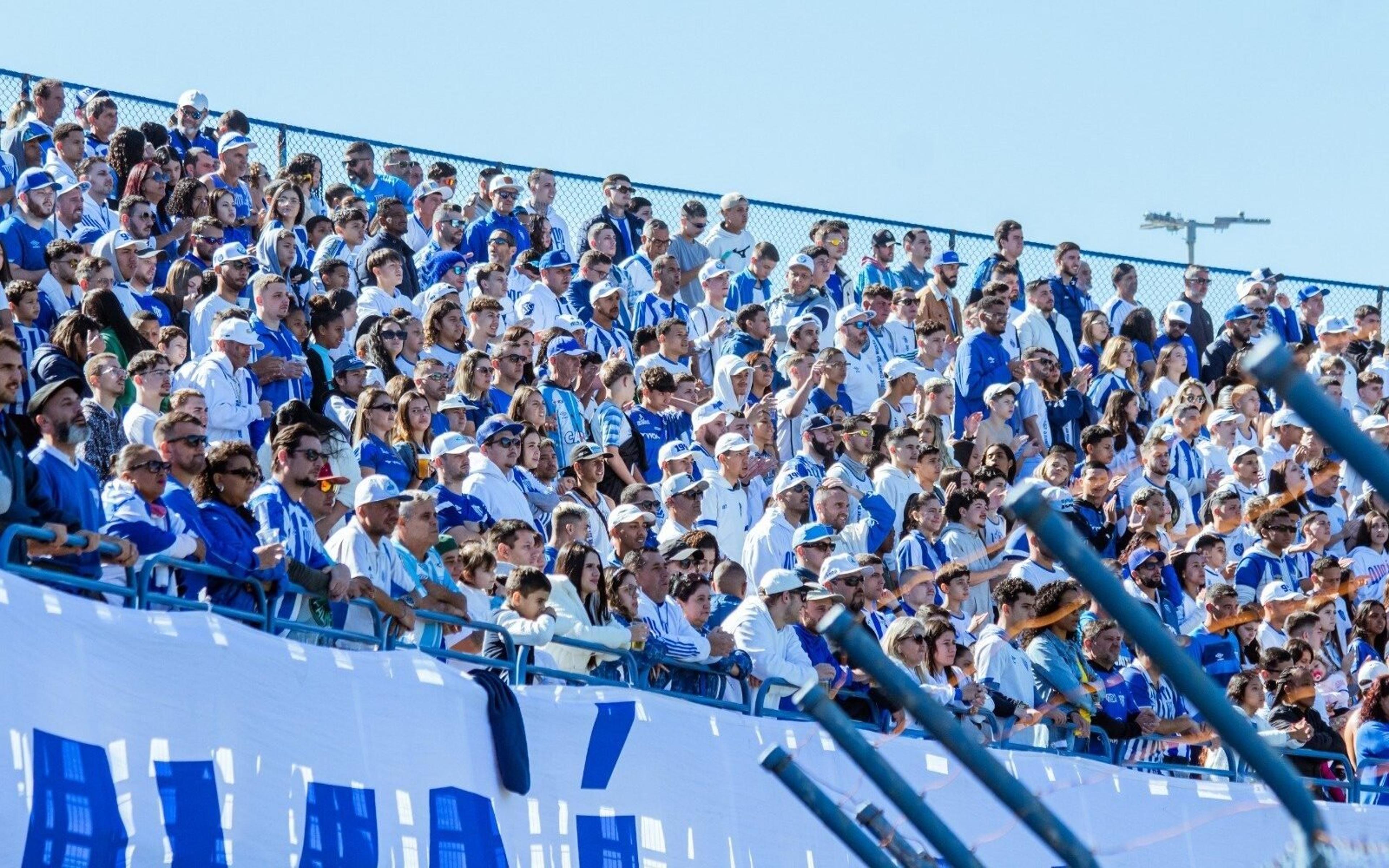 Em busca do acesso, Avaí registra número de torcedores superior ao de clubes da Série A