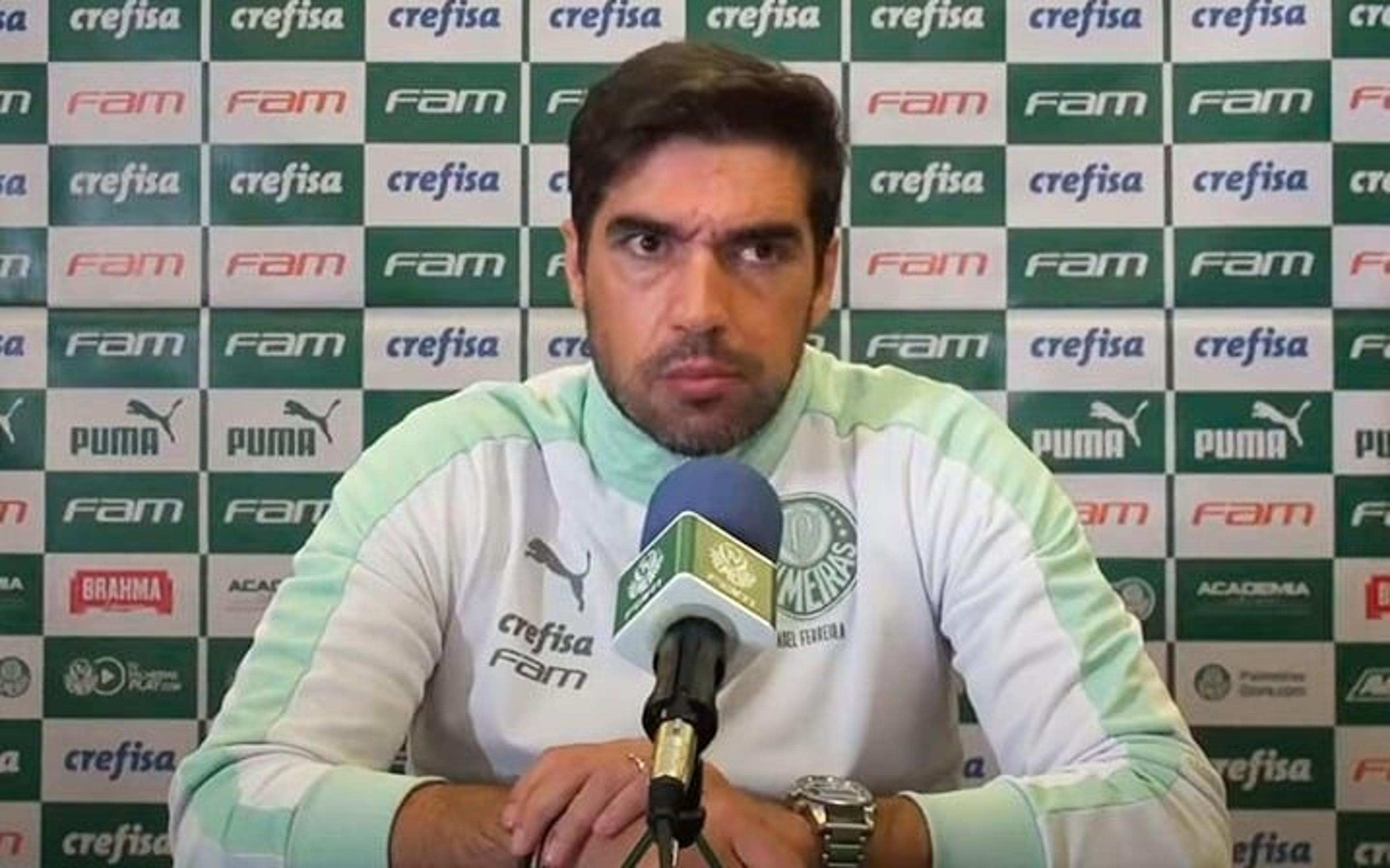 Jornalistas condenam atitude de Abel Ferreira, do Palmeiras, em coletiva: ‘Bizarro’