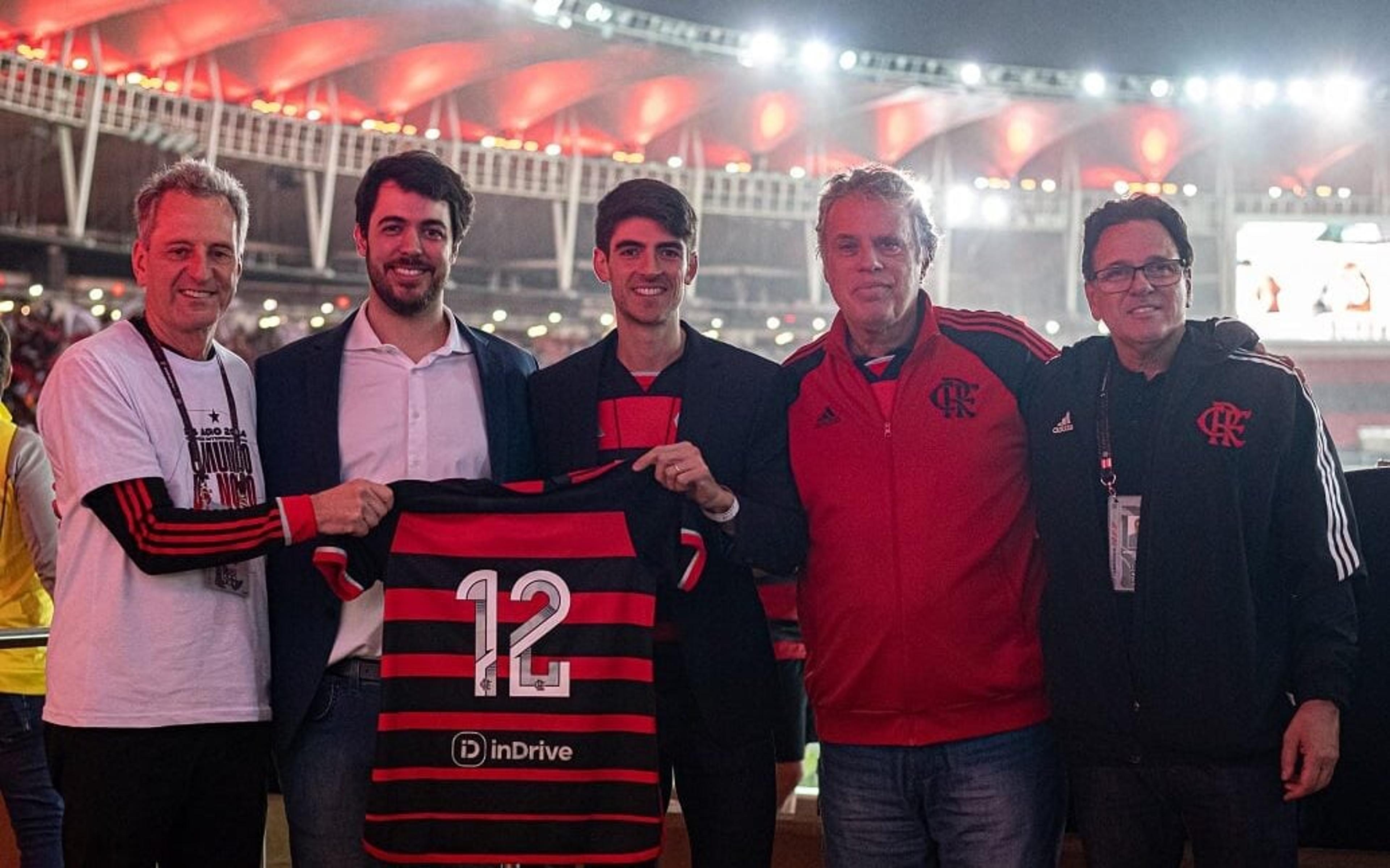 Flamengo anuncia aplicativo de mobilidade urbana como novo patrocinador