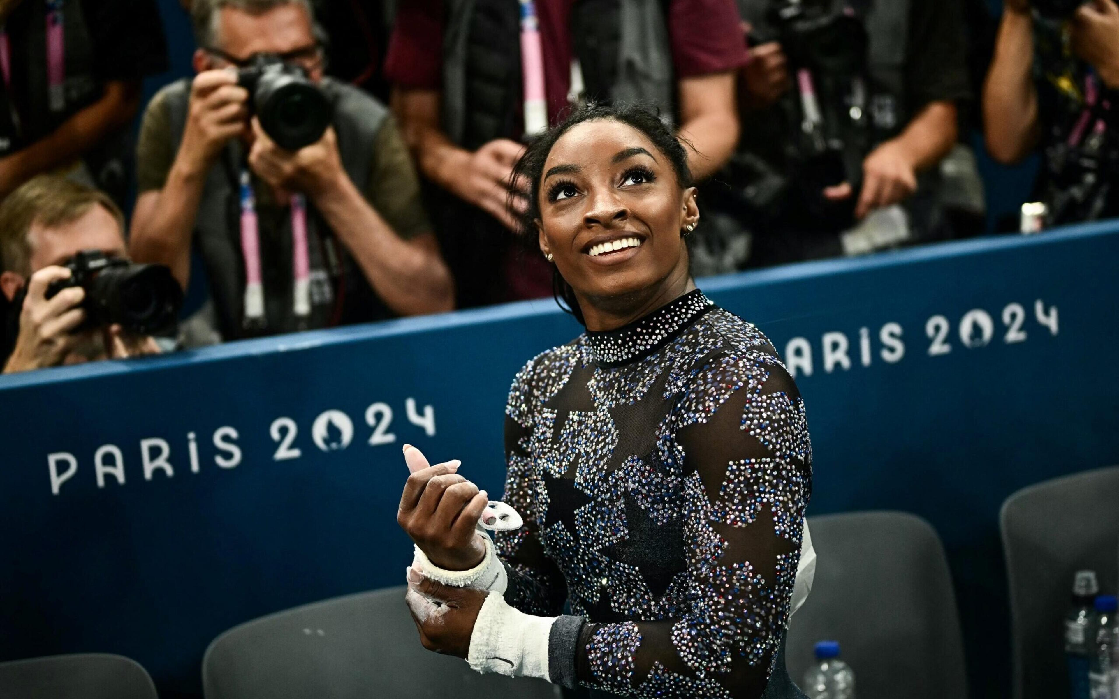 Vídeo de documentário revela como erro em recurso tirou o ouro de Simone Biles no solo