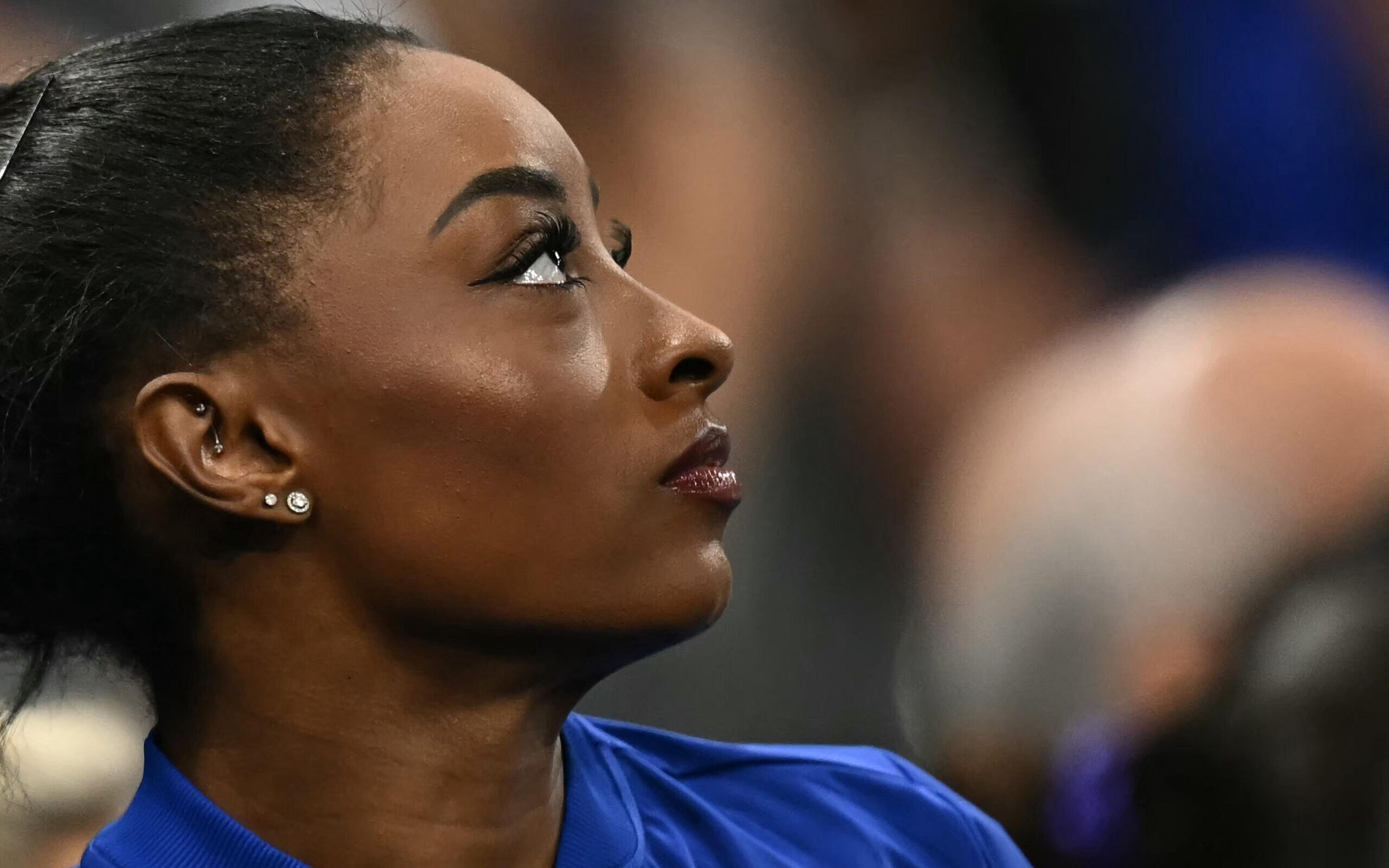 Simone Biles anuncia aposentadoria de salto que usou para superar Rebeca Andrade