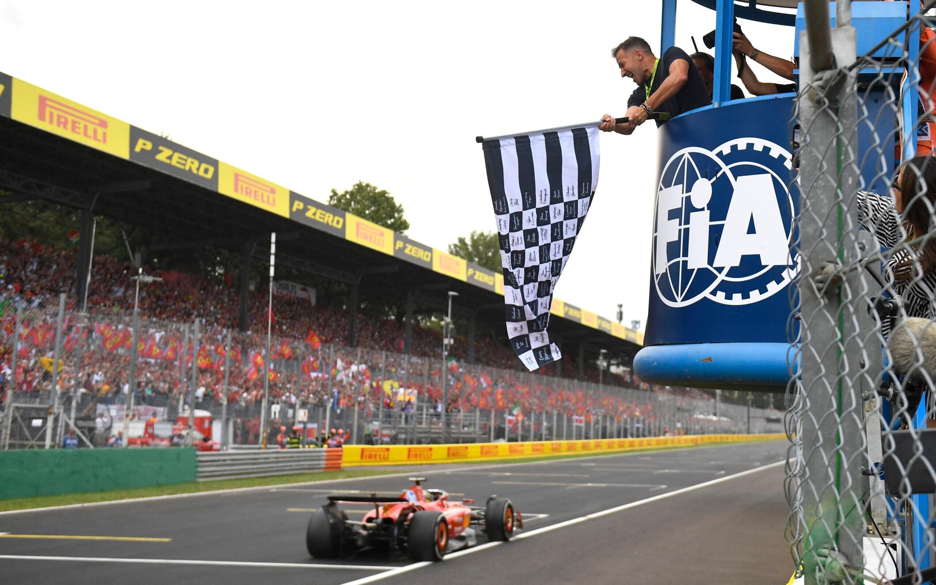 Leclerc brilha com parada única e enlouquece torcida da Ferrari com vitória no GP da Itália