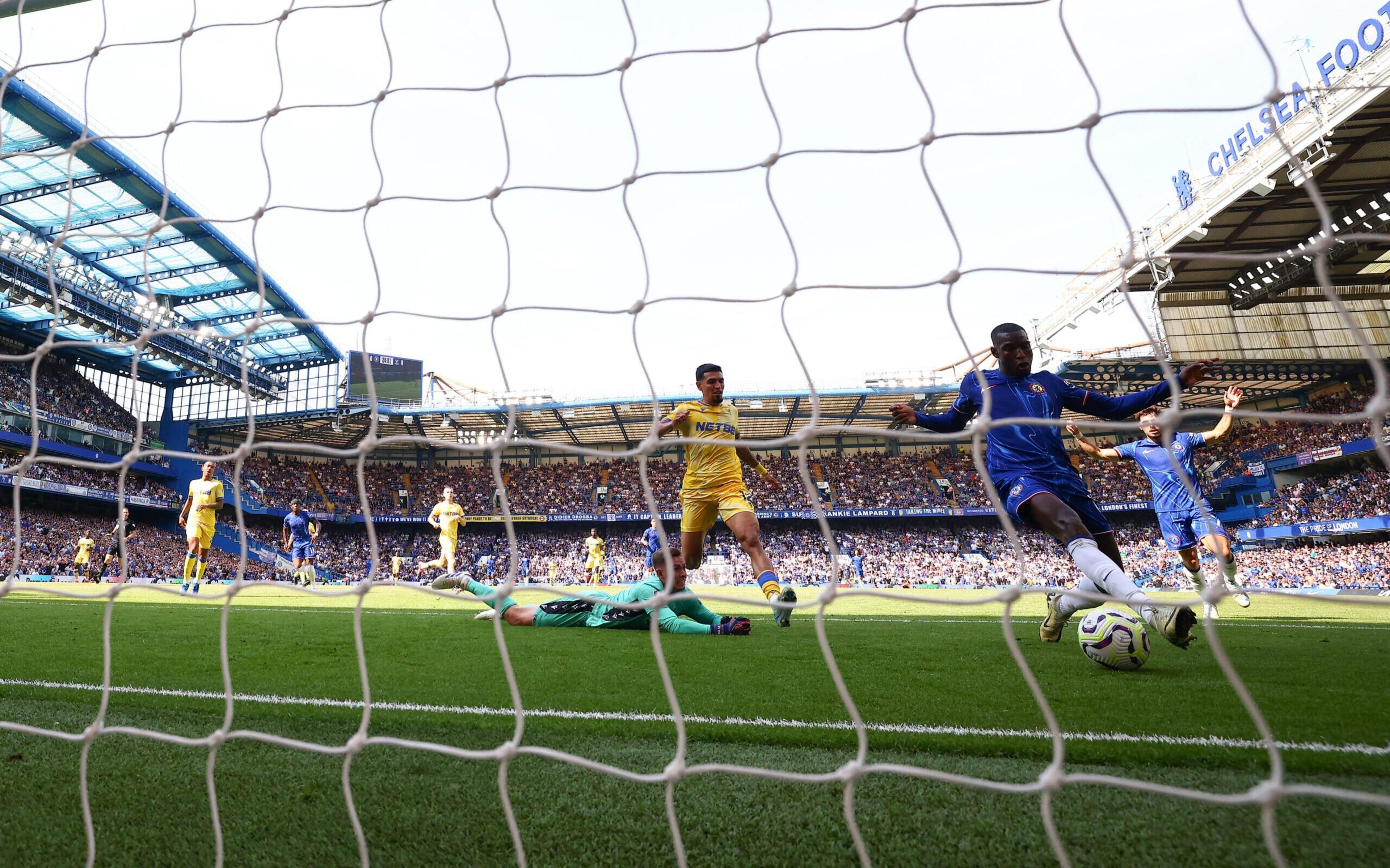 Chelsea sai na frente, mas sofre empate do Crystal Palace e decepciona na Premier League