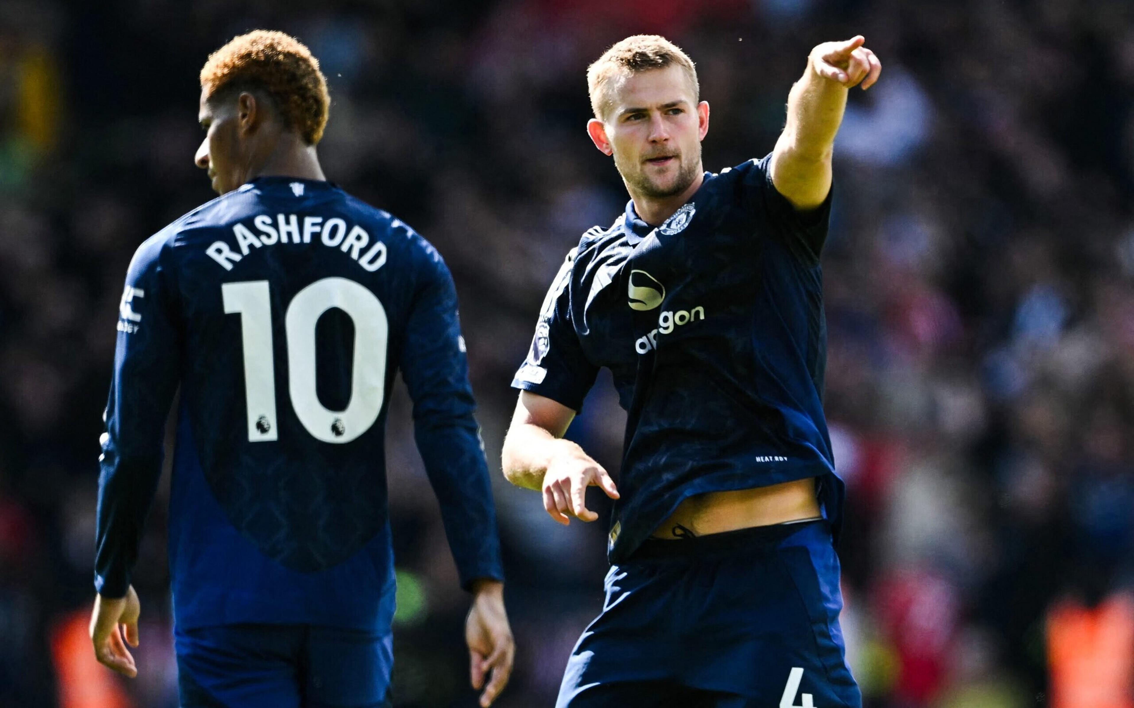 Manchester United bate Southampton e volta a vencer na Premier League