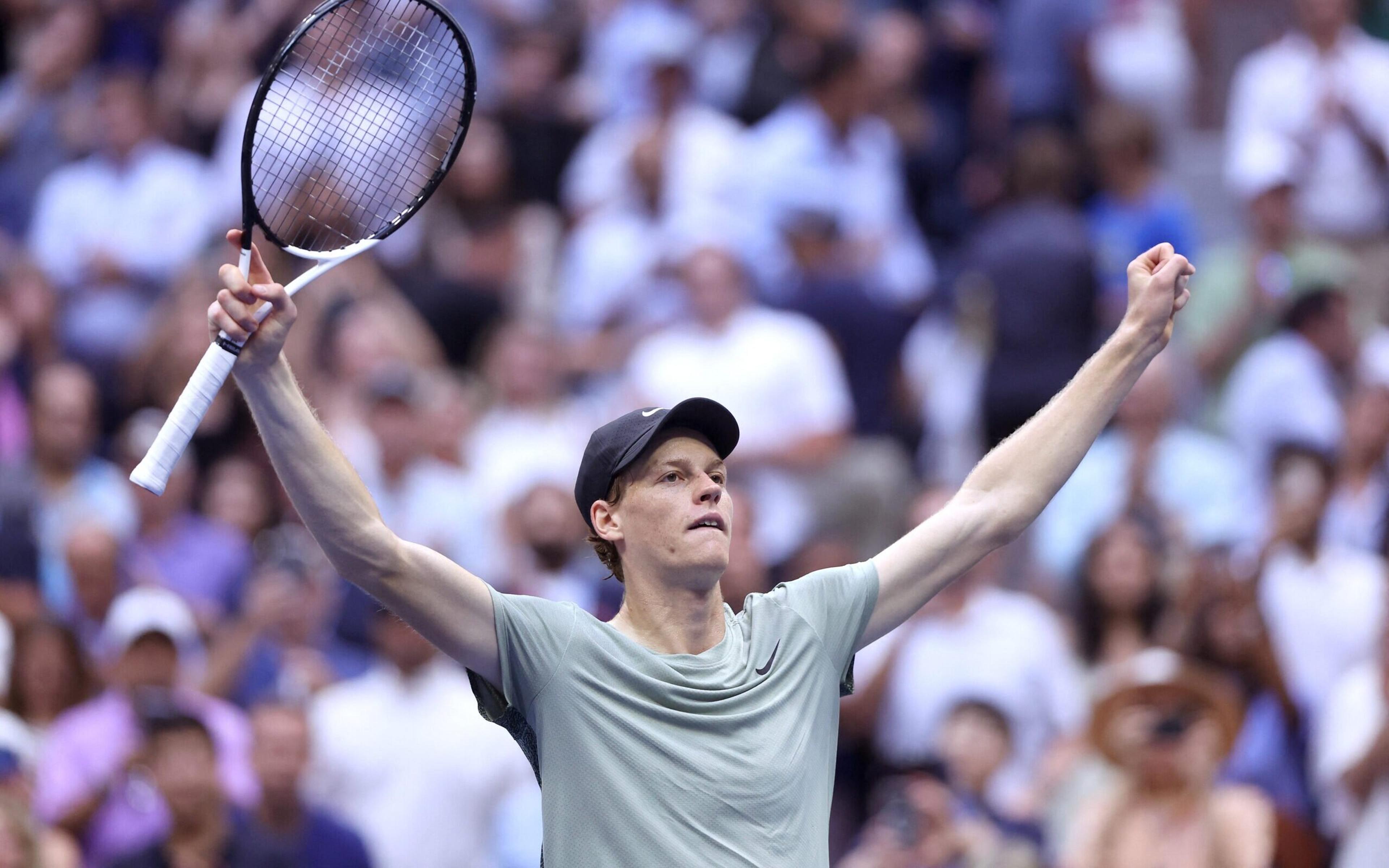 Jannik Sinner sofre lesão durante partida, mas supera Daper e chega a final do US Open