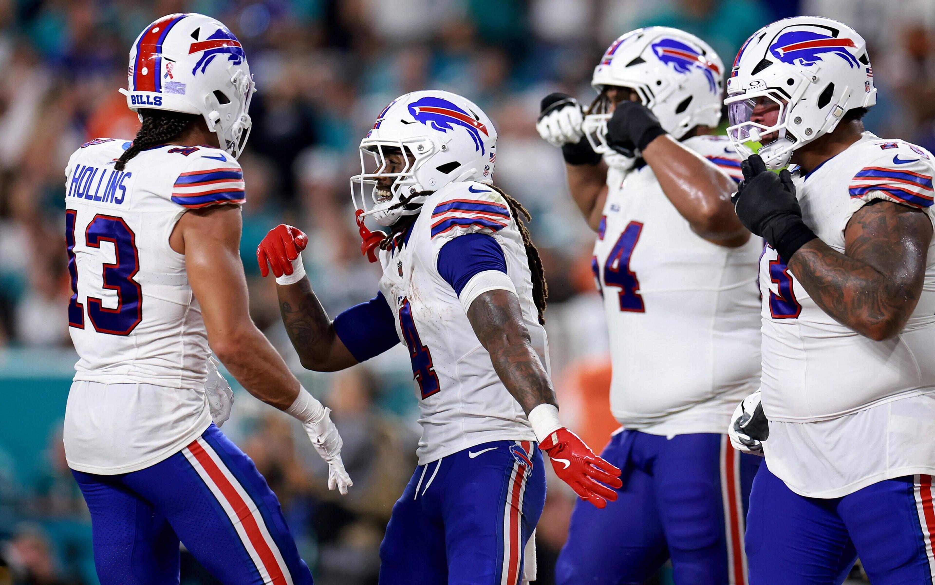 NFL: James Cook brilha e Buffalo Bills vence Miami Dolphins; Tua joga mal e sofre lesão