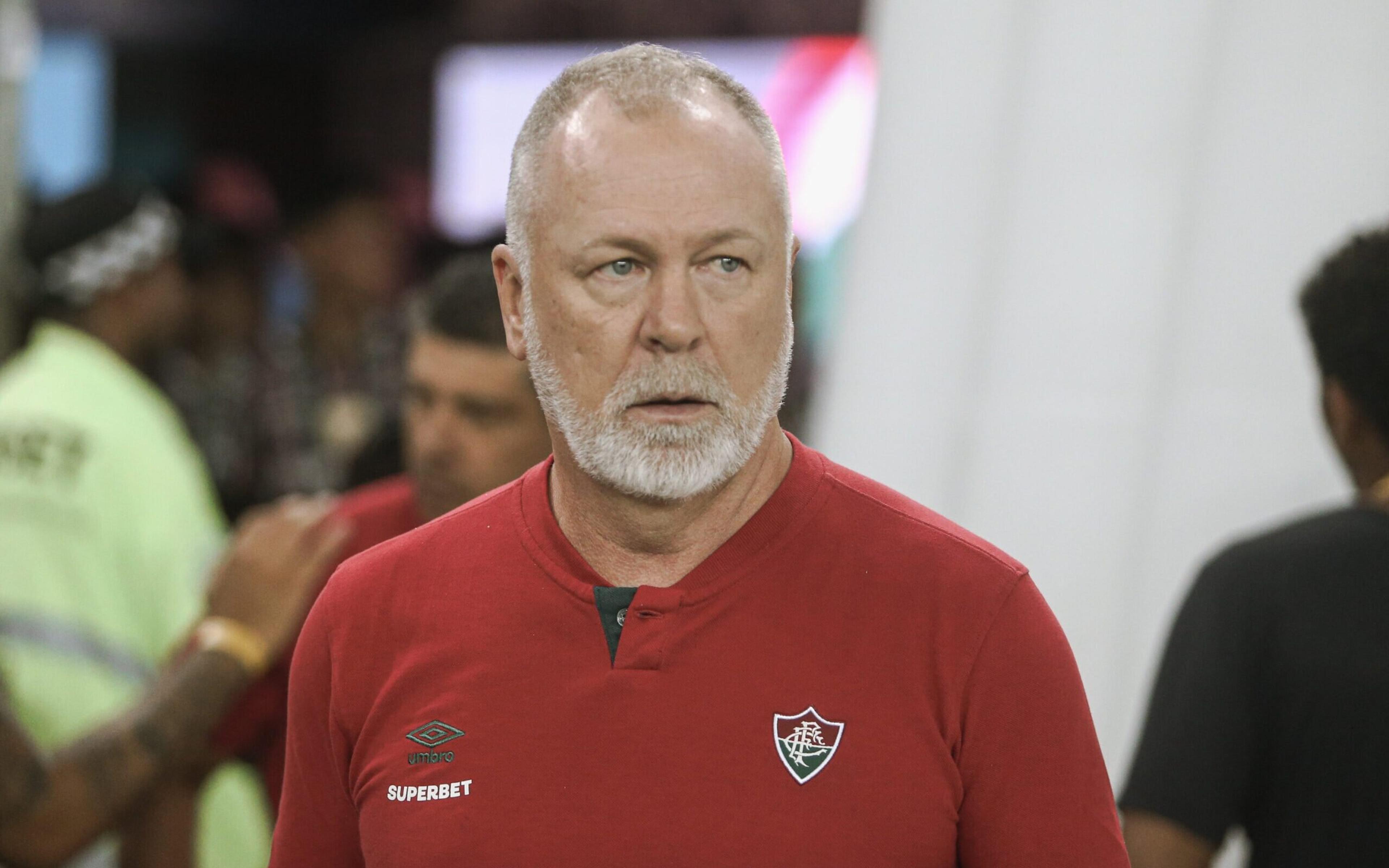 Narrador critica atitude de Mano Menezes em Fluminense x Botafogo: ‘Desrespeitoso’