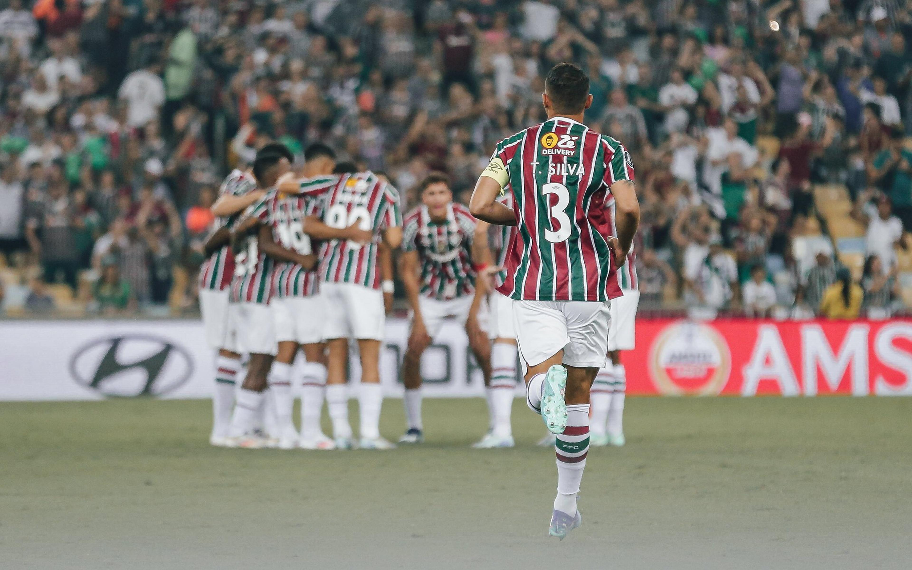 Torcedores do Fluminense se desesperam com possível lesão de Thiago Silva: ‘Adeus, Libertadores’