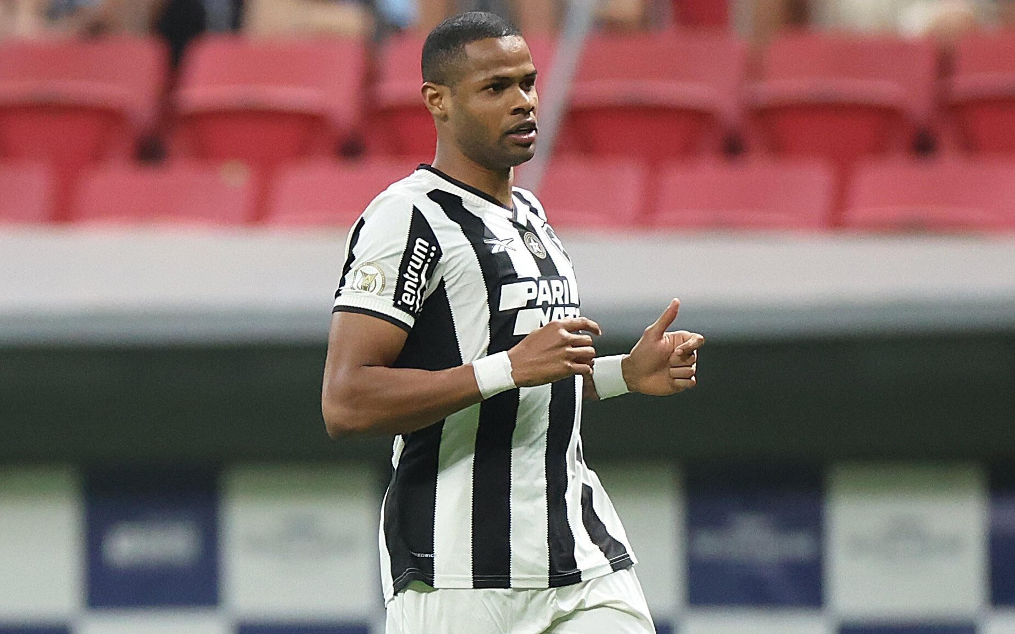 Retorno de Júnior Santos pode ser fôlego extra no Botafogo na reta final da temporada