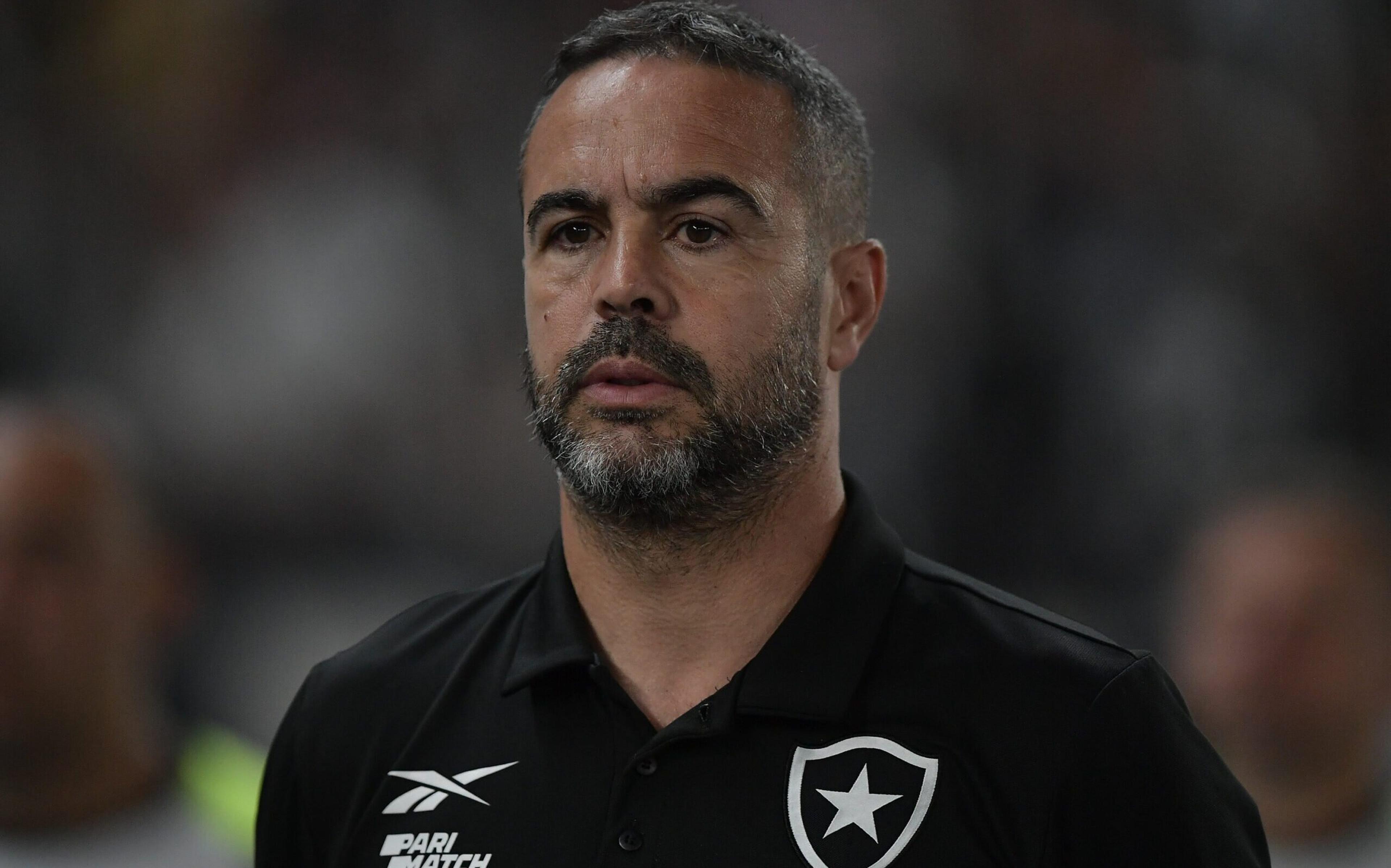 Botafogo entende que não há atraso em pagamento de multa de Artur Jorge