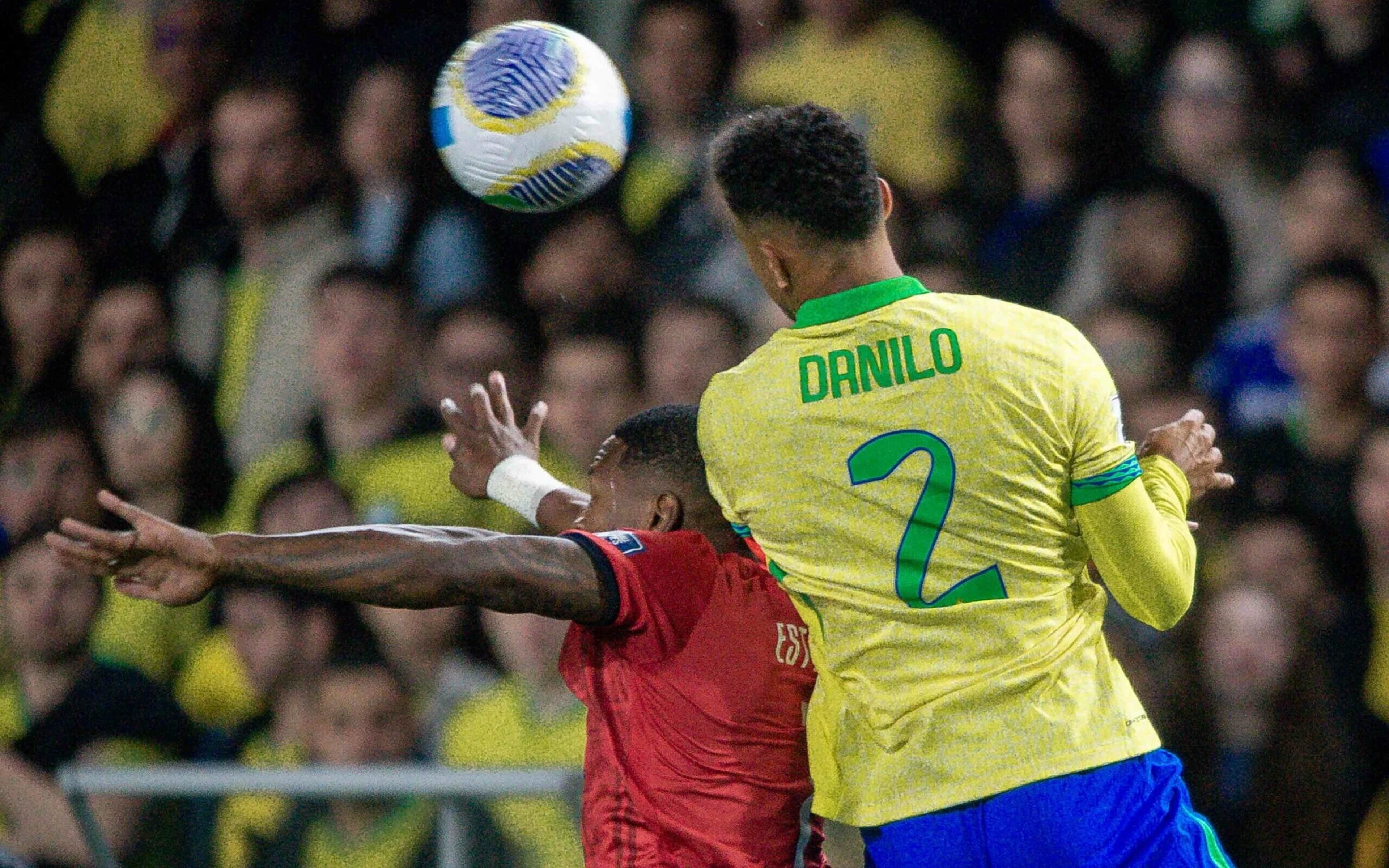 Danilo enaltece triunfo do Brasil nas Eliminatórias e diz estar firme após cogitar aposentadoria